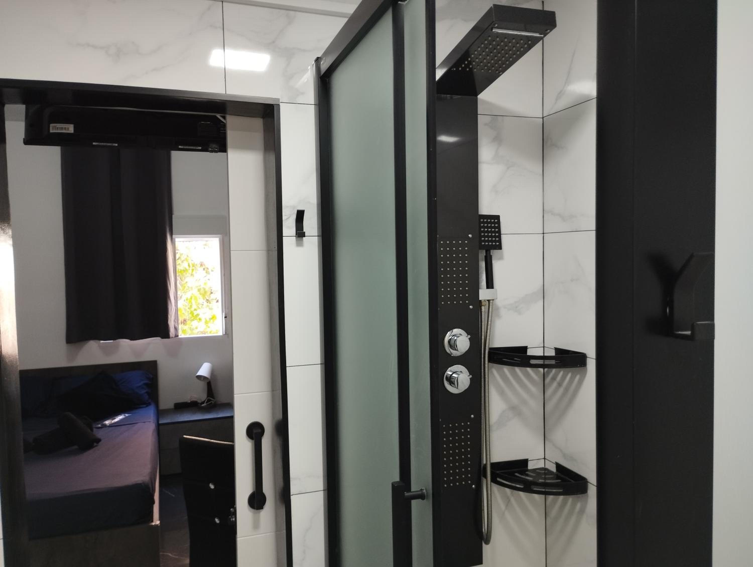 Double Room With Private Bathroom photo 2