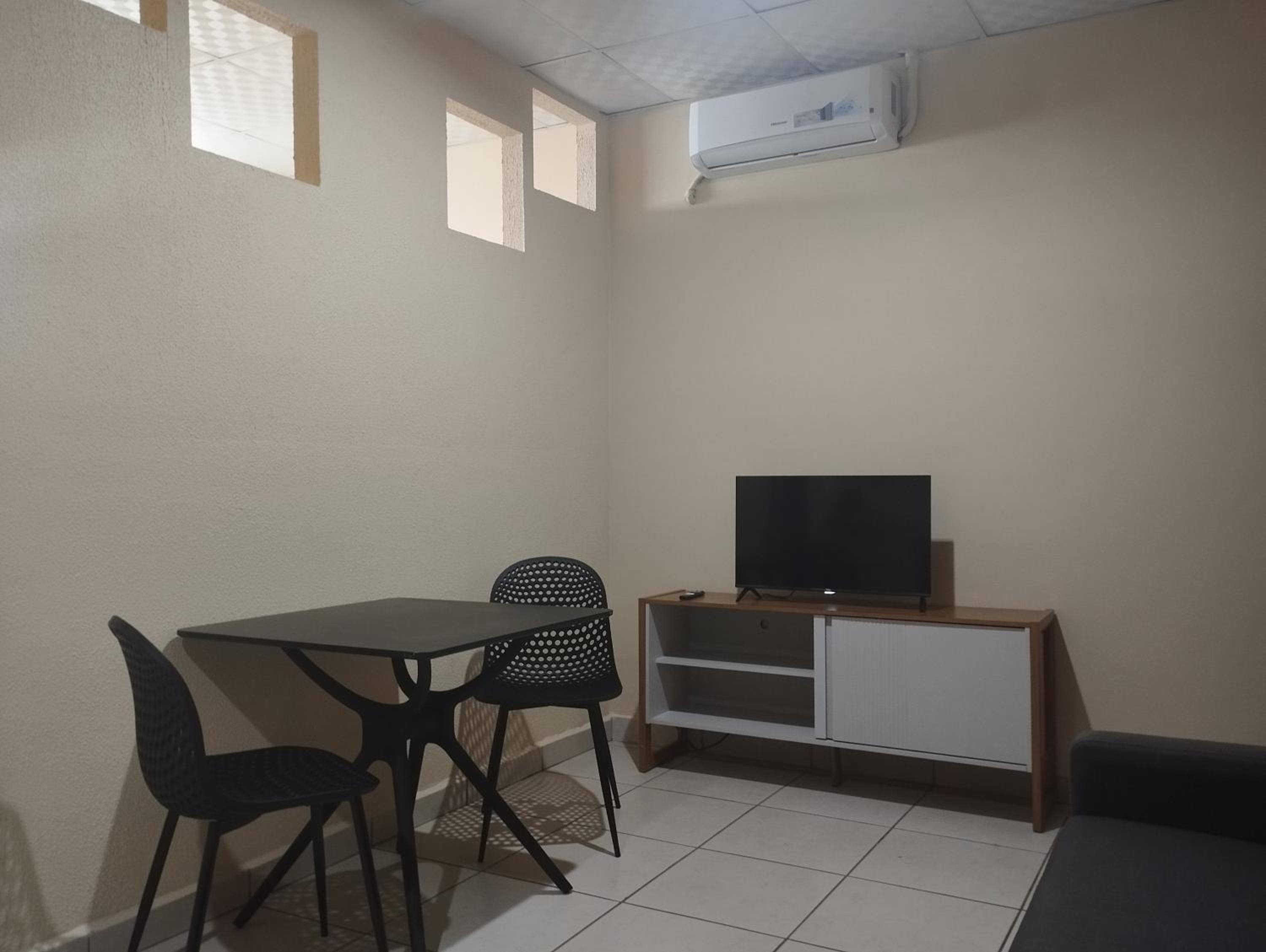 One-Bedroom Apartment photo 3