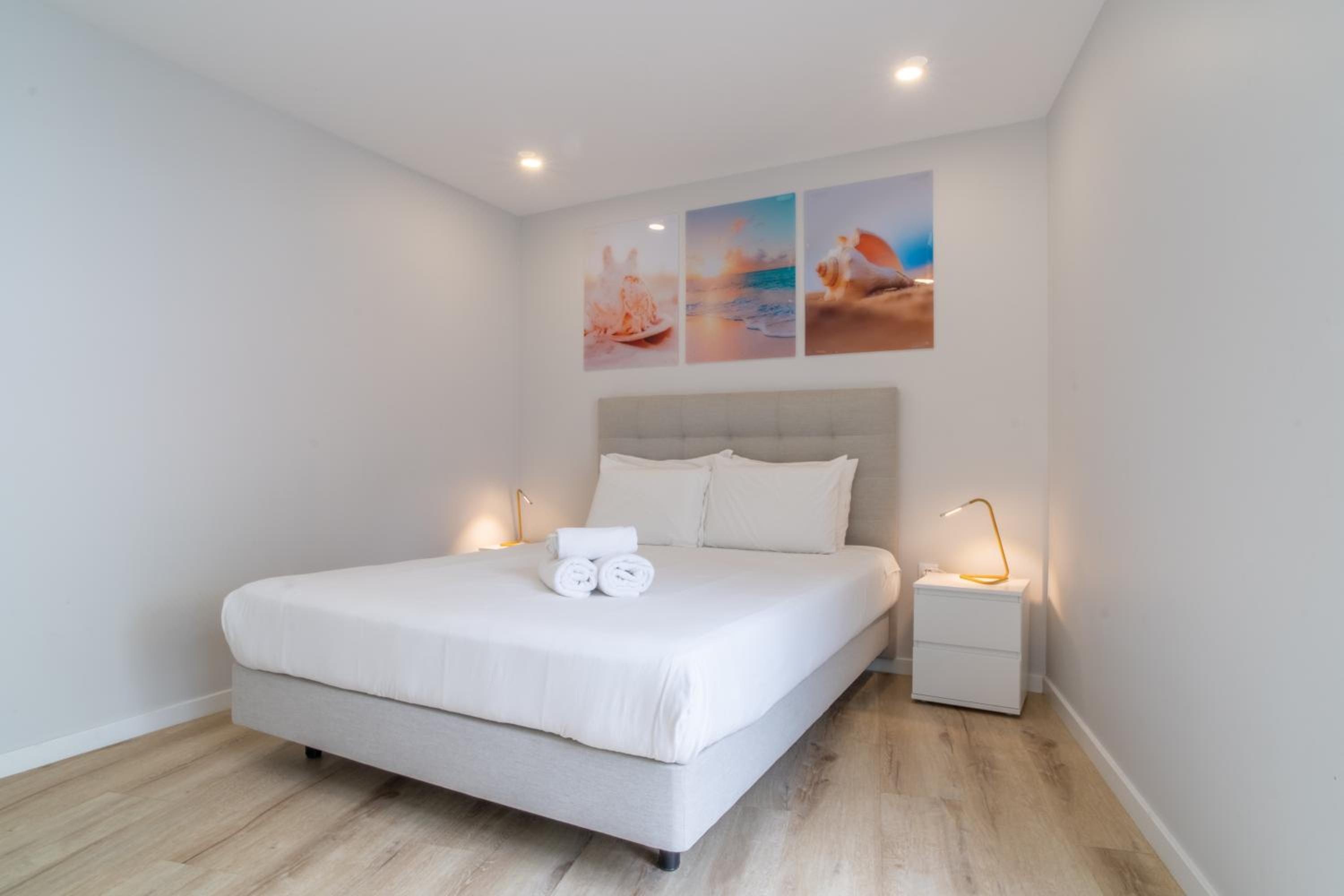 One-Bedroom Apartment photo 1