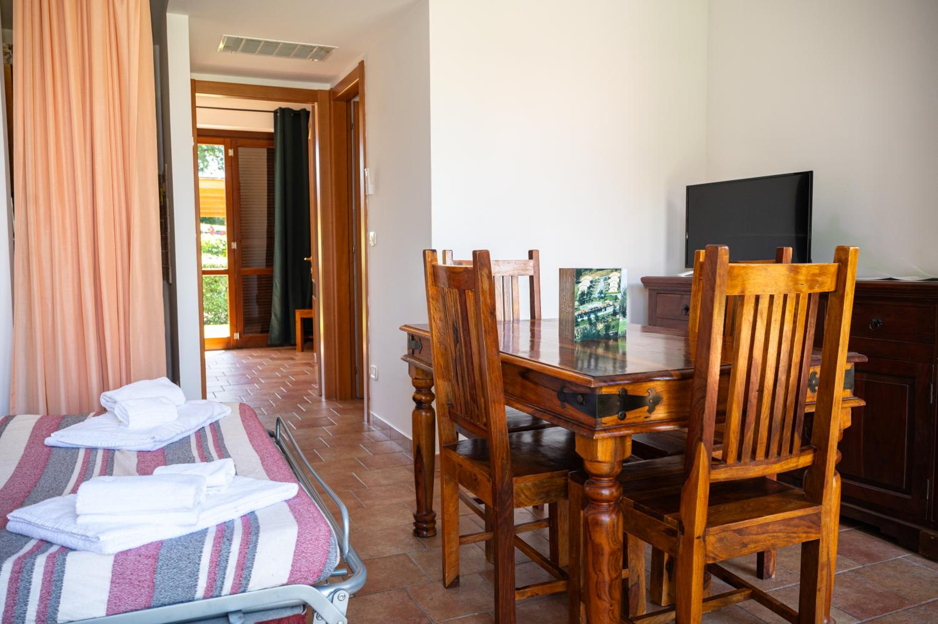 Apartment with Garden View