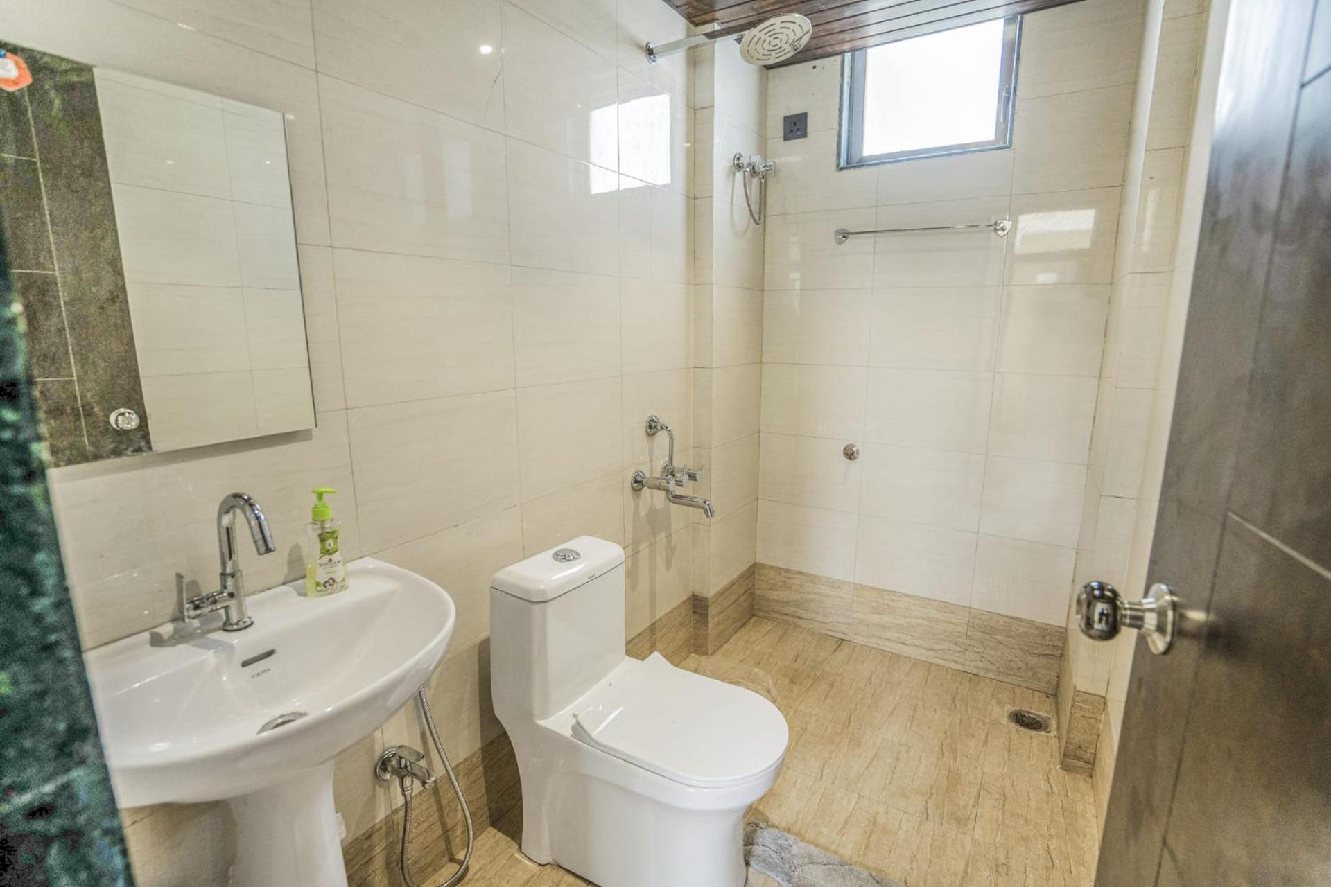 Three-Bedroom Villa photo 2