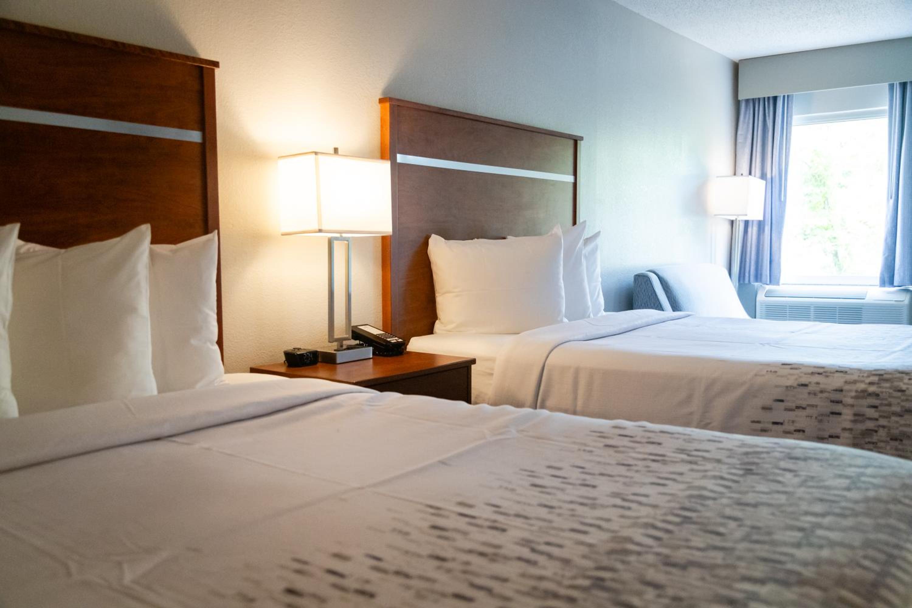 Queen Room with Two Queen Beds w/ fire place & private balcony photo 3