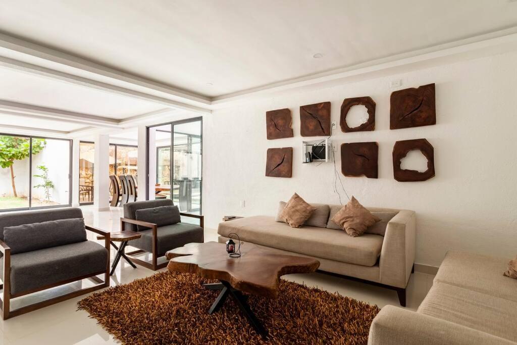 Villa photo 1