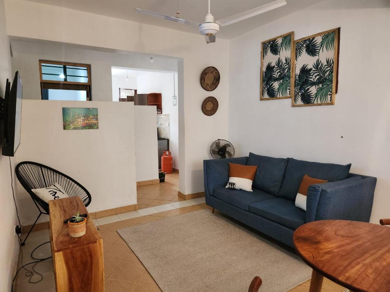 One-Bedroom Apartment photo 1