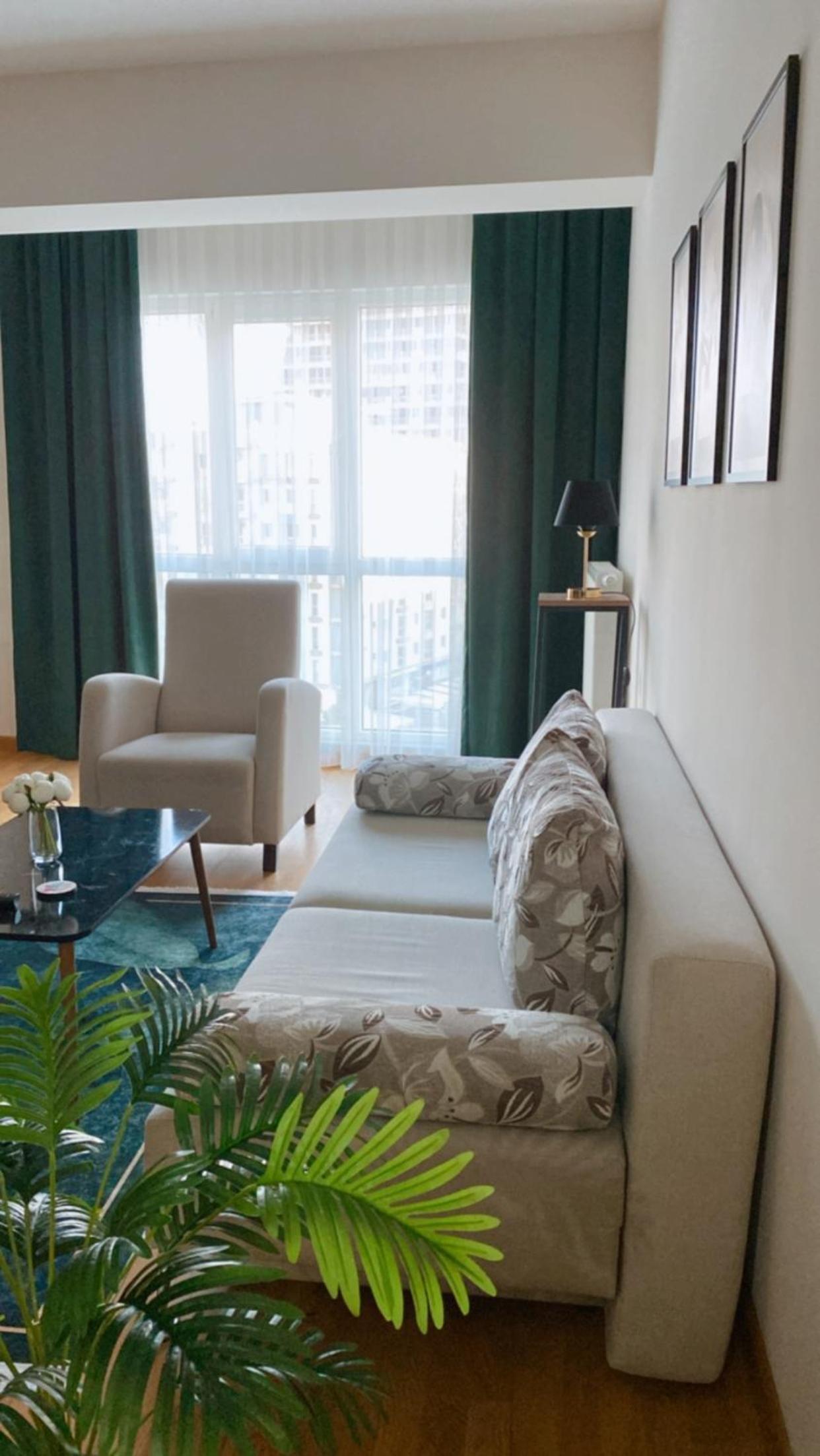 One-Bedroom Apartment photo 1