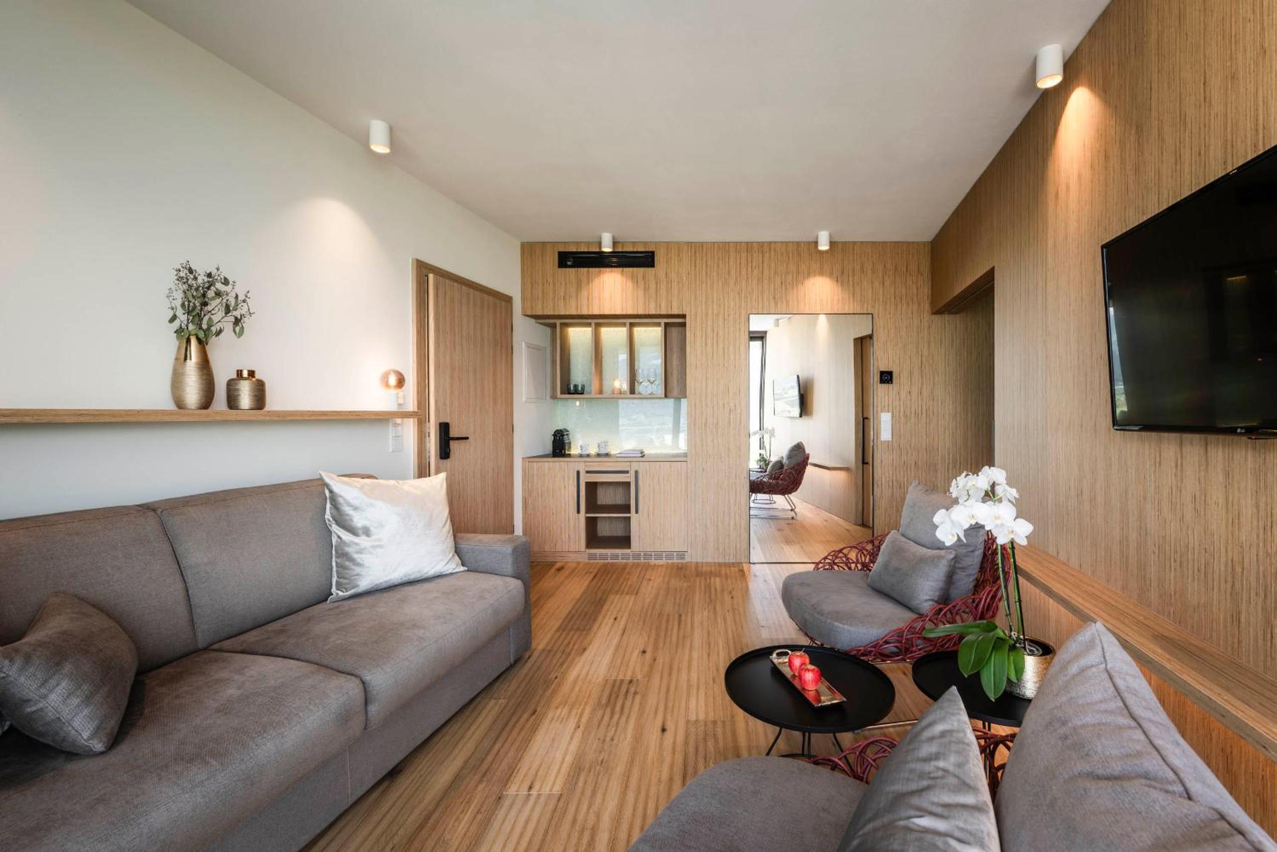 Suite with Hot Tub