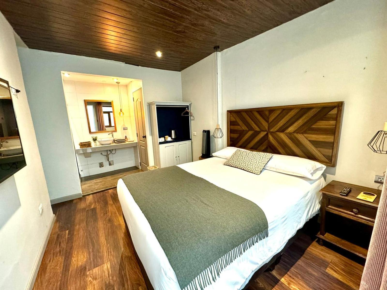 Small Double Room photo 1