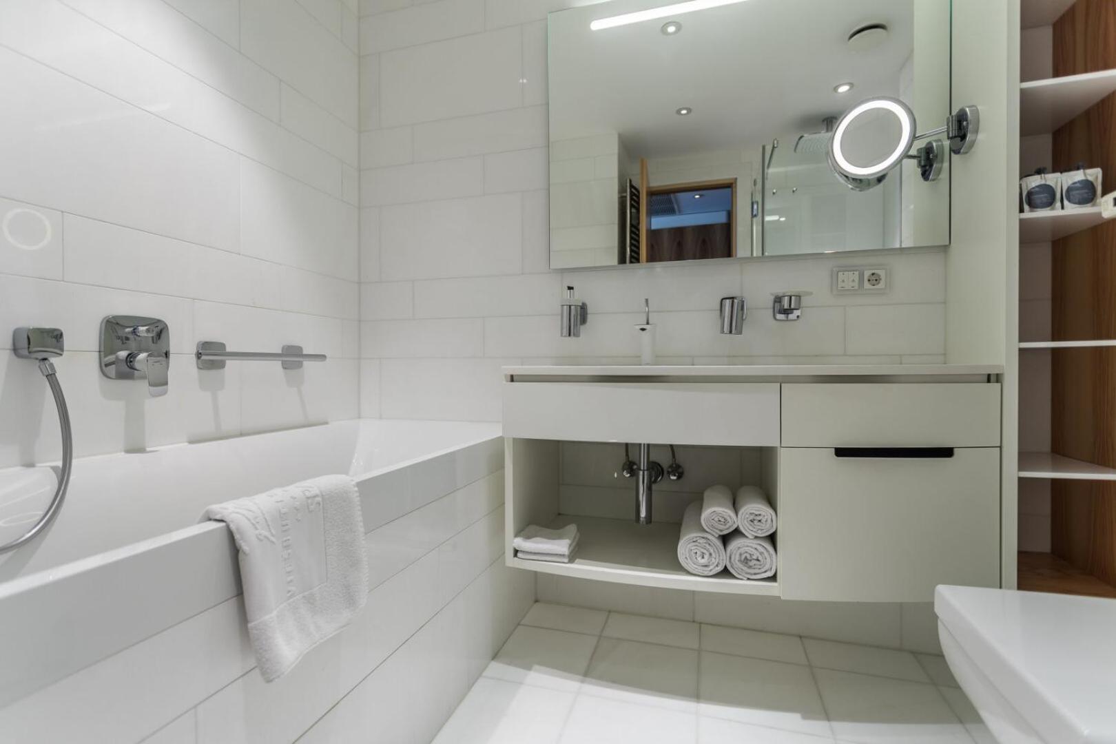 Superior Double Room with Spa Access - Building Design - Photo 4