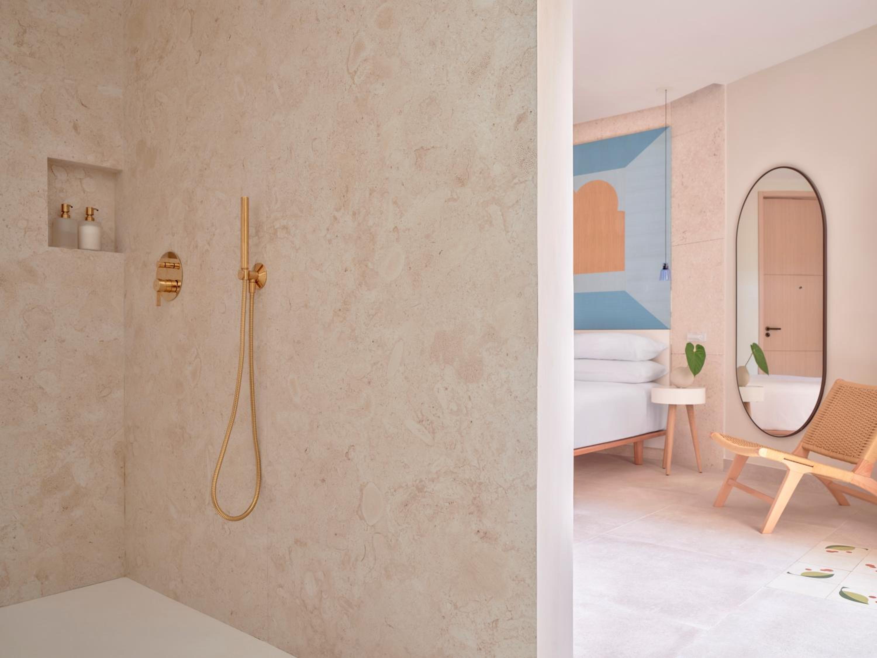 Essential Room With Balcony - Accessible
