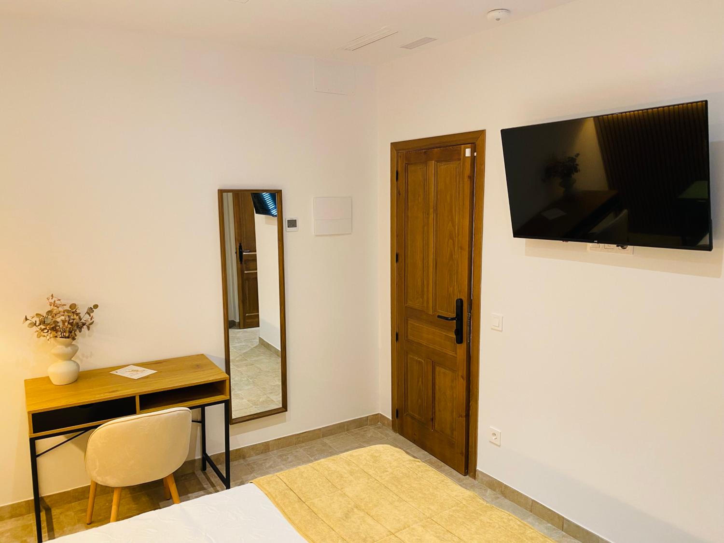 Double or Twin Room - Photo 27