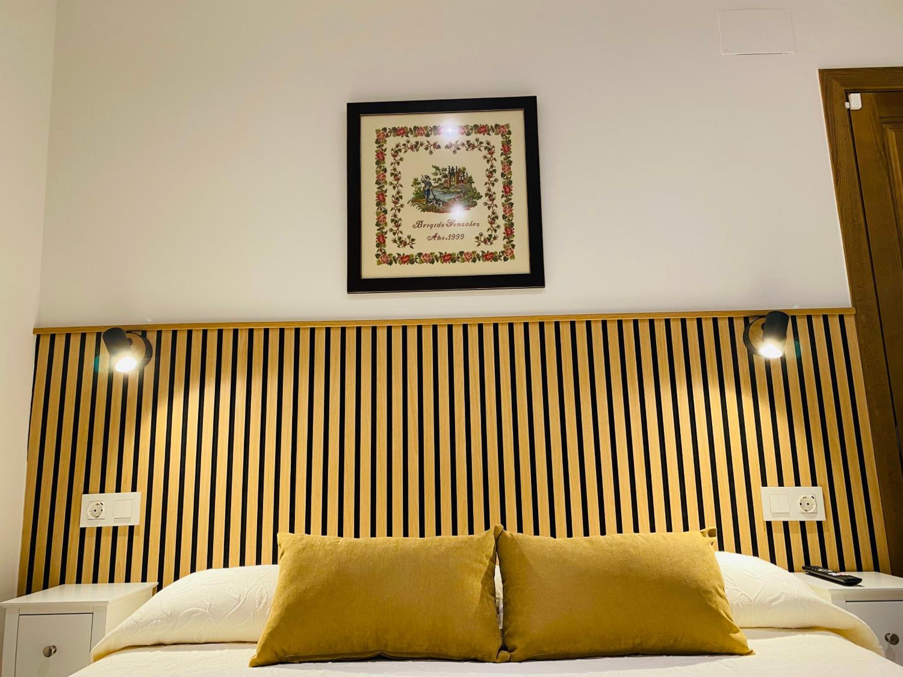 Double or Twin Room - Photo 12