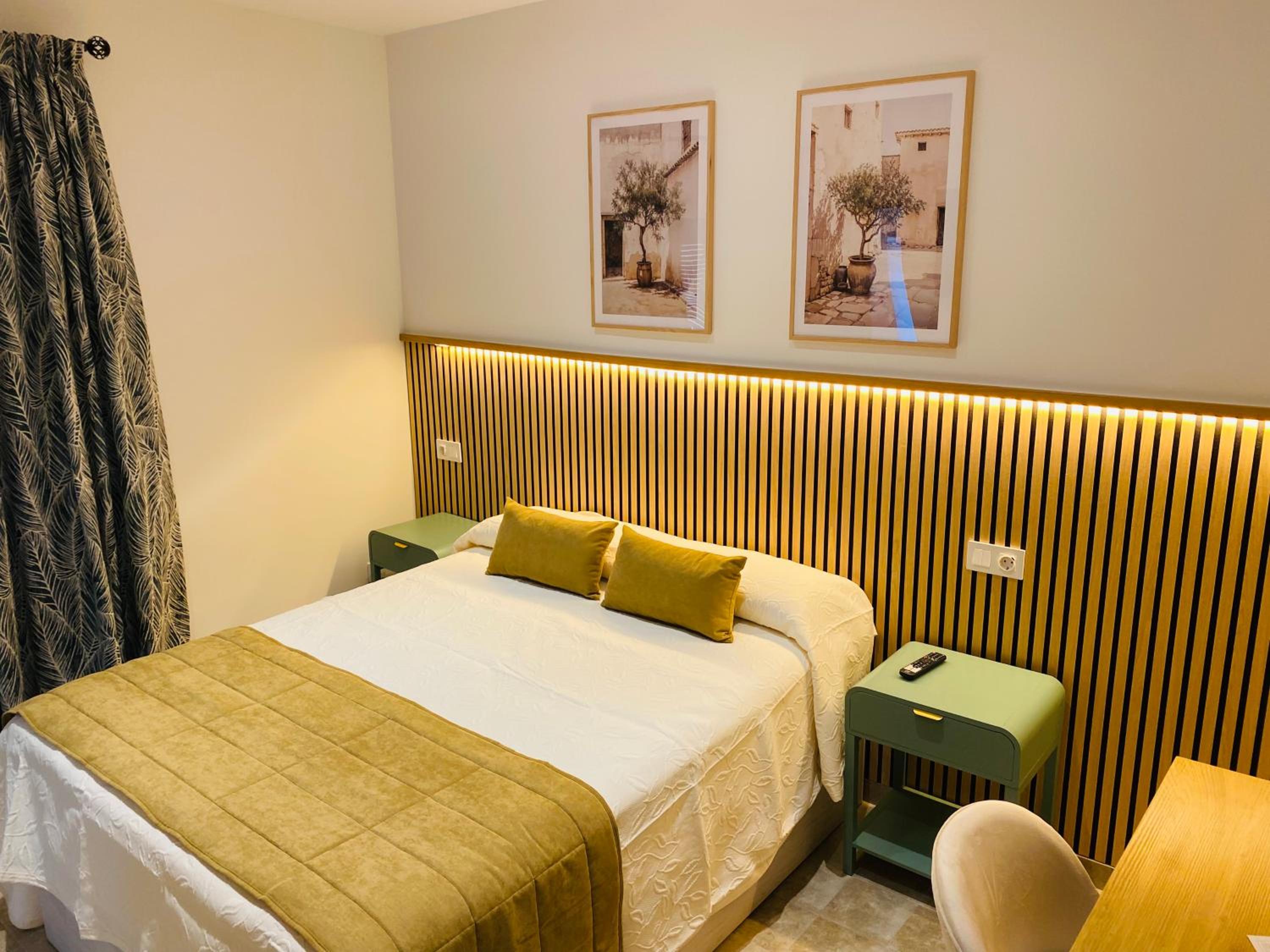 Double or Twin Room - Photo 18