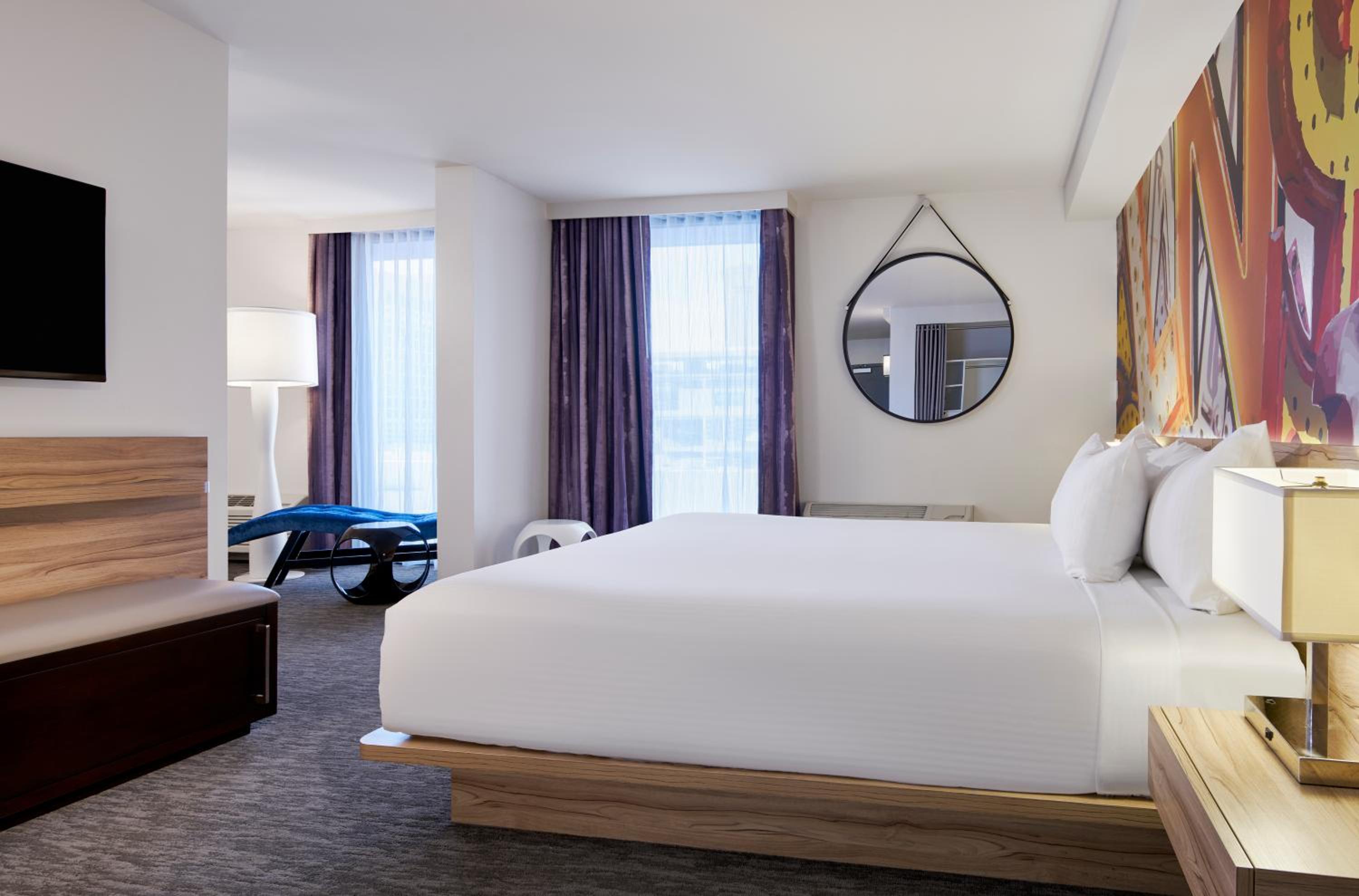 Deluxe King Suite, Non-Smoking	 - Photo 5