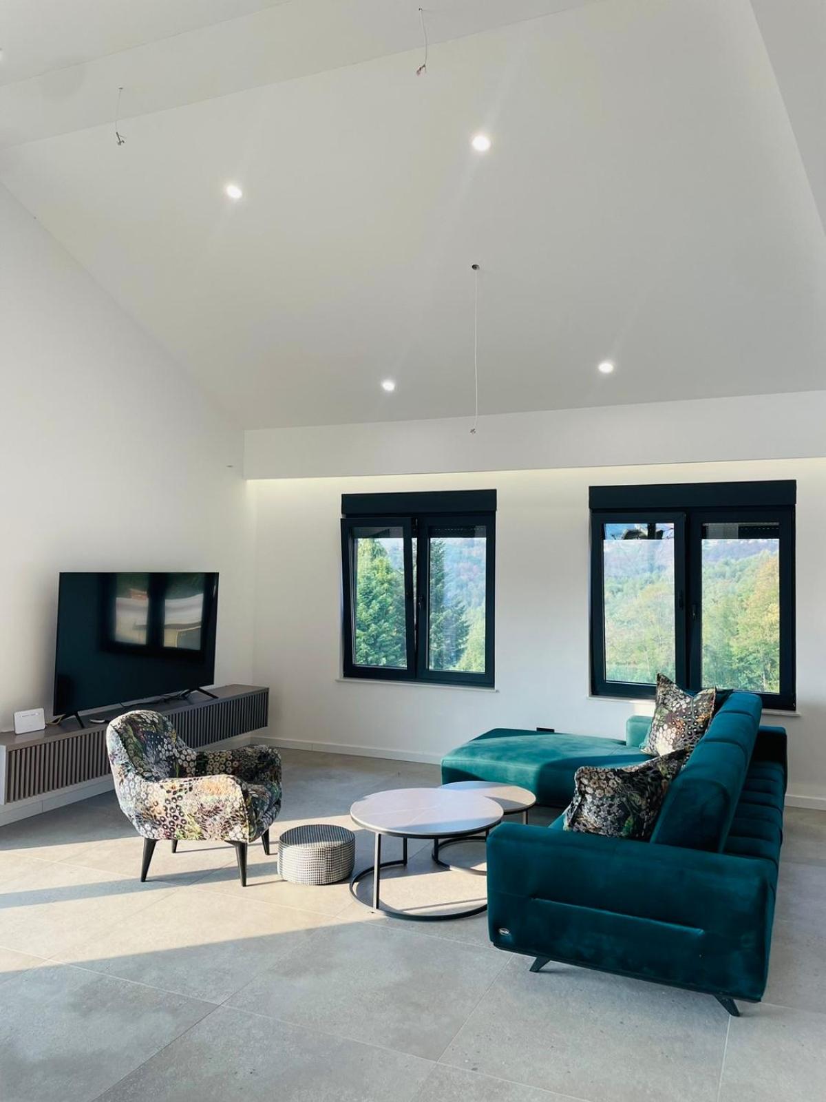 Three-Bedroom Villa photo 1