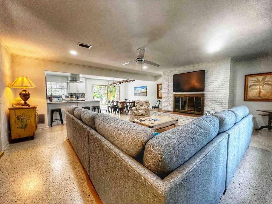 Three-Bedroom House photo 3