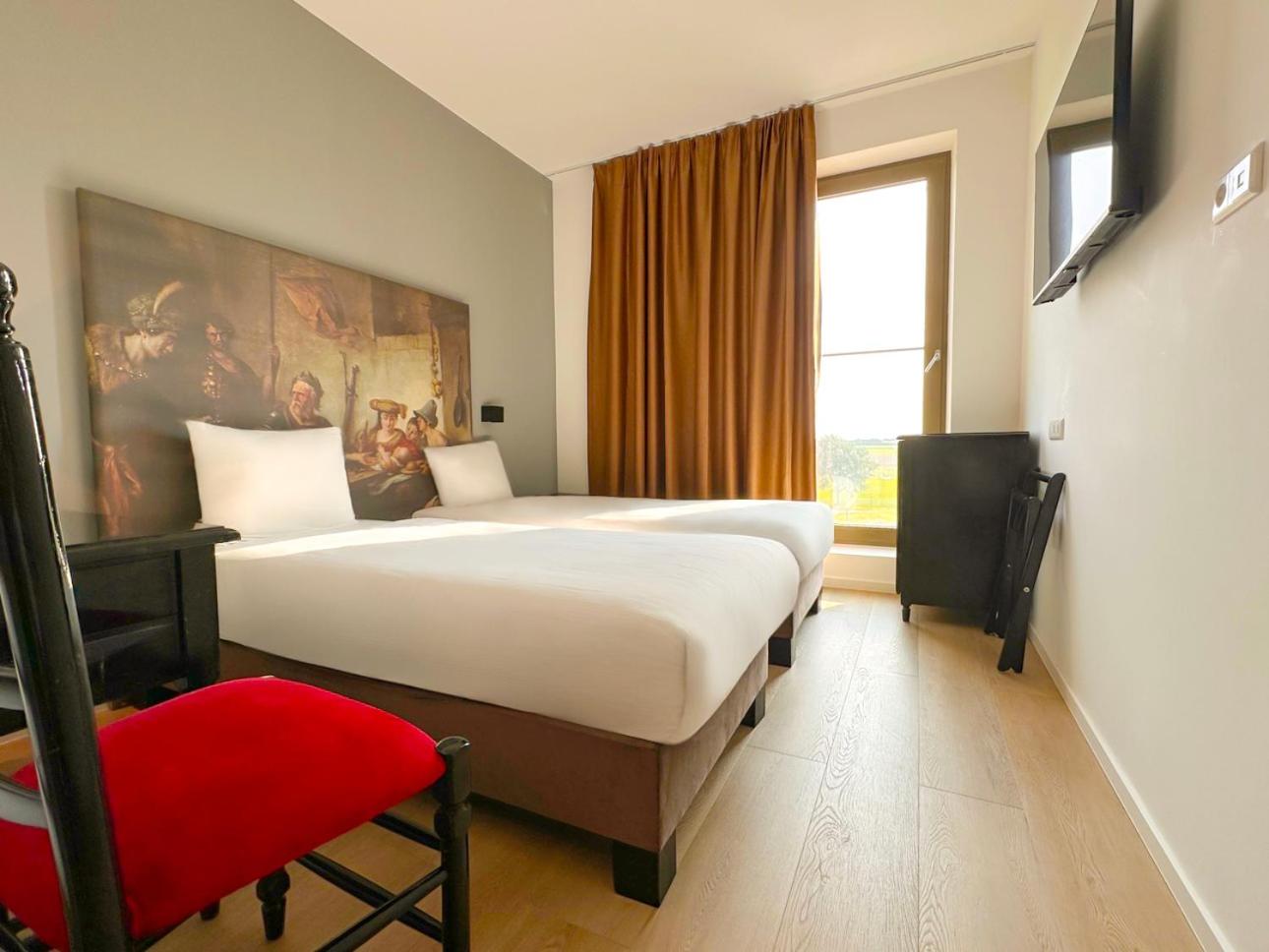 Double Room with Private Bathroom - Photo 7