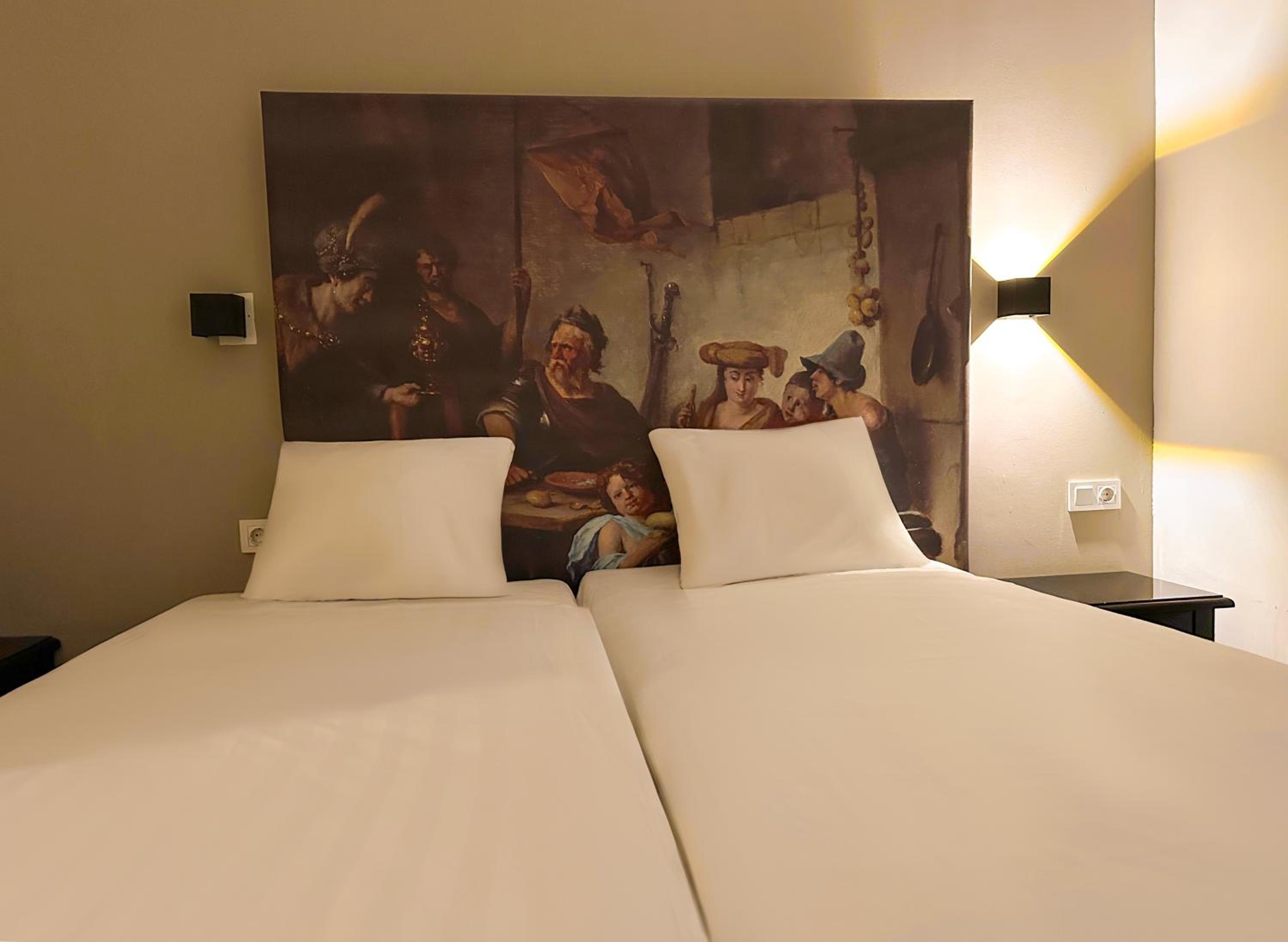 Double Room with Private Bathroom - Photo 8