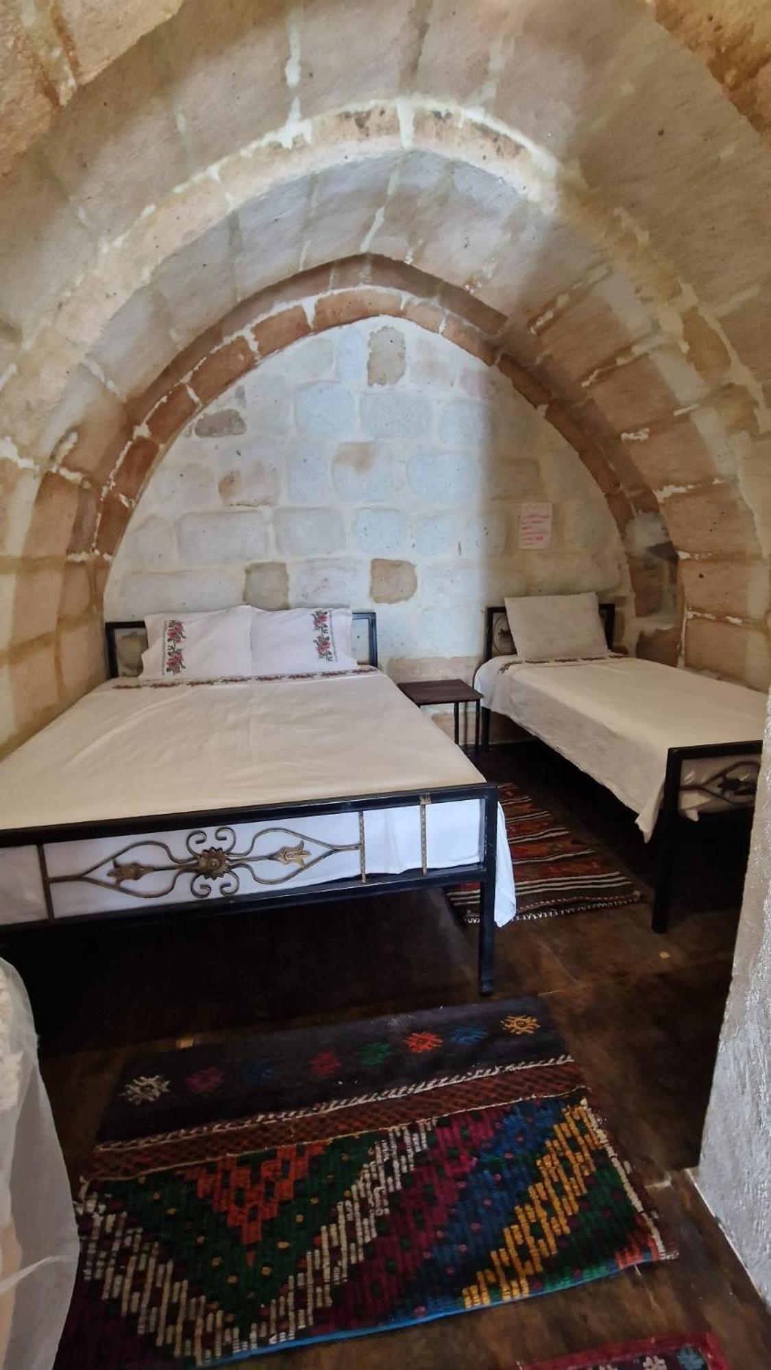 Triple Room with Shower - Photo 8