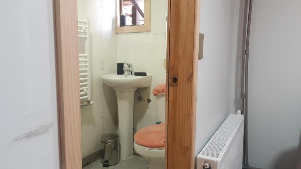 Double Room With Private Bathroom photo 3