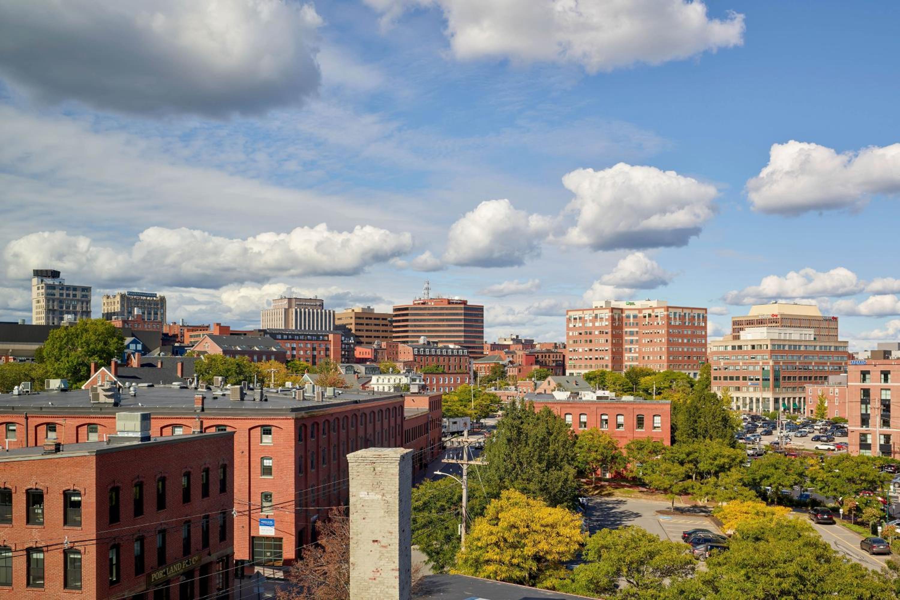 Queen Room With Two Queen Beds And Roll-In Shower - Mobility Accessible