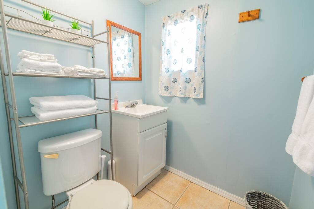 Three-Bedroom House photo 3