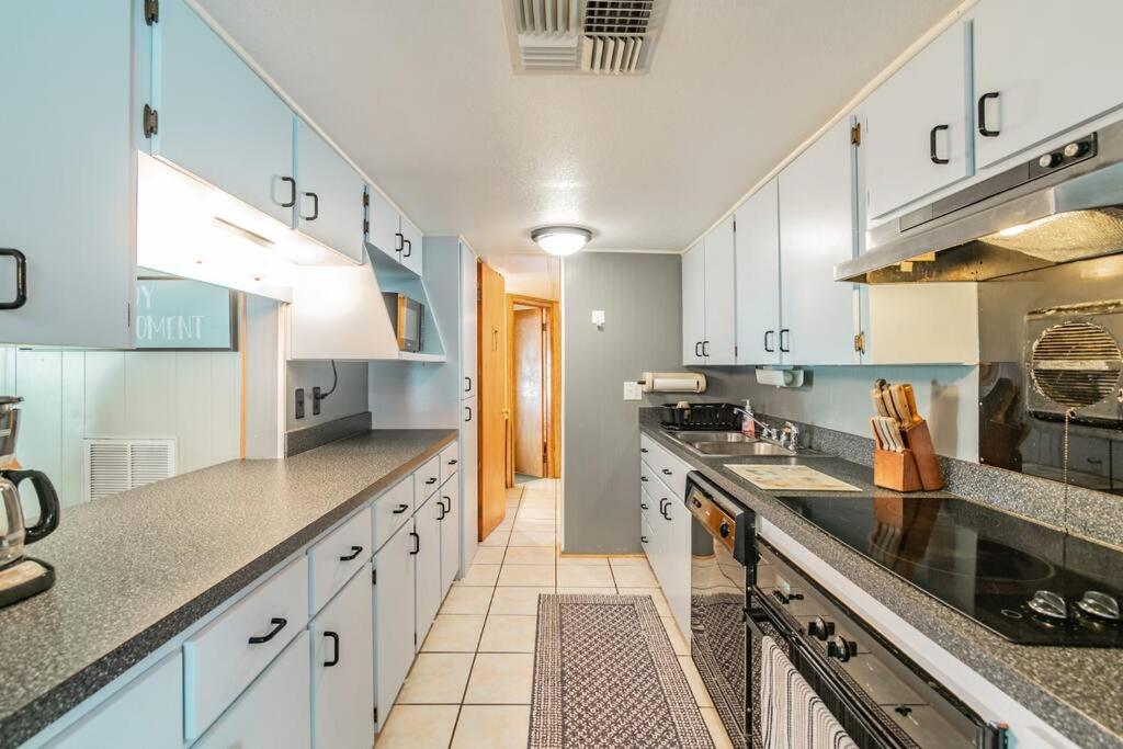 Three-Bedroom House photo 2