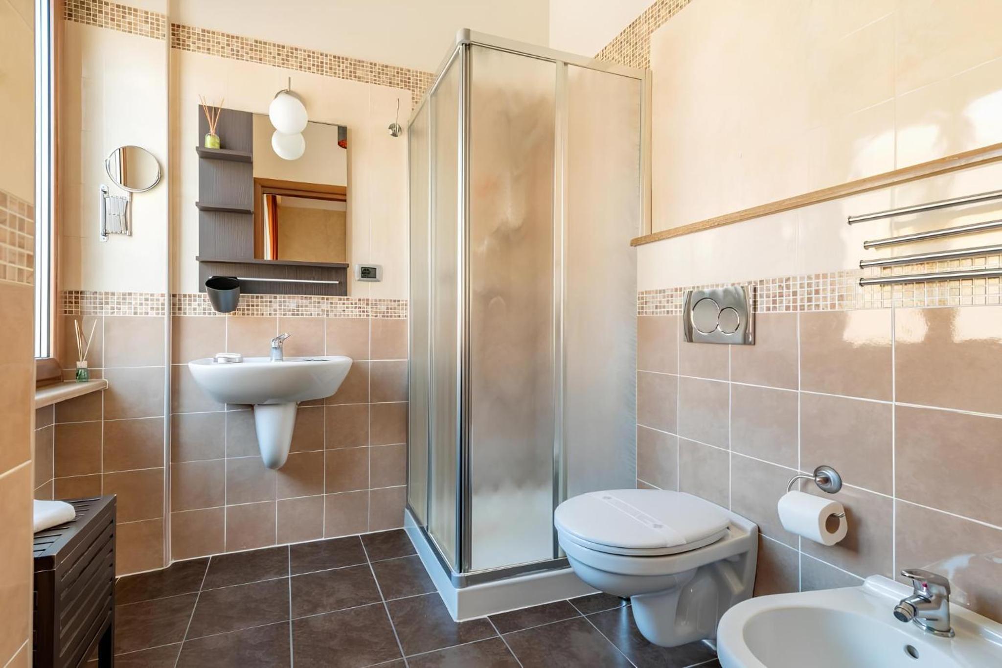 Quadruple Room with Private Bathroom photo 3
