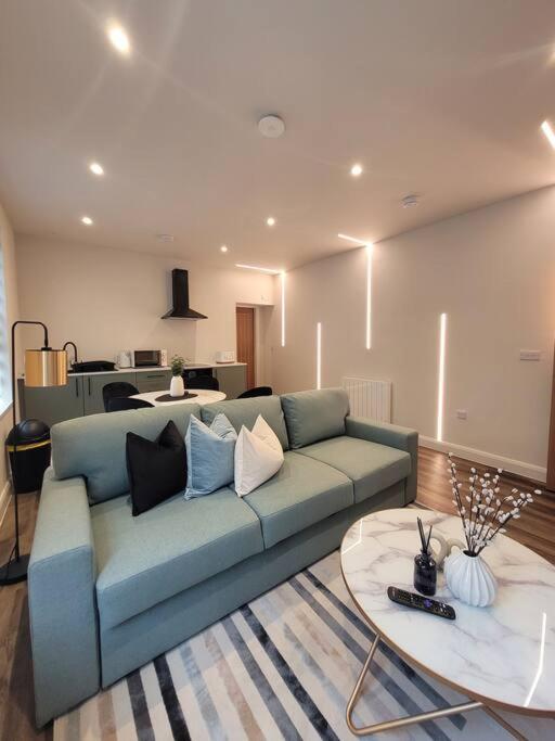 One-Bedroom Apartment photo 1