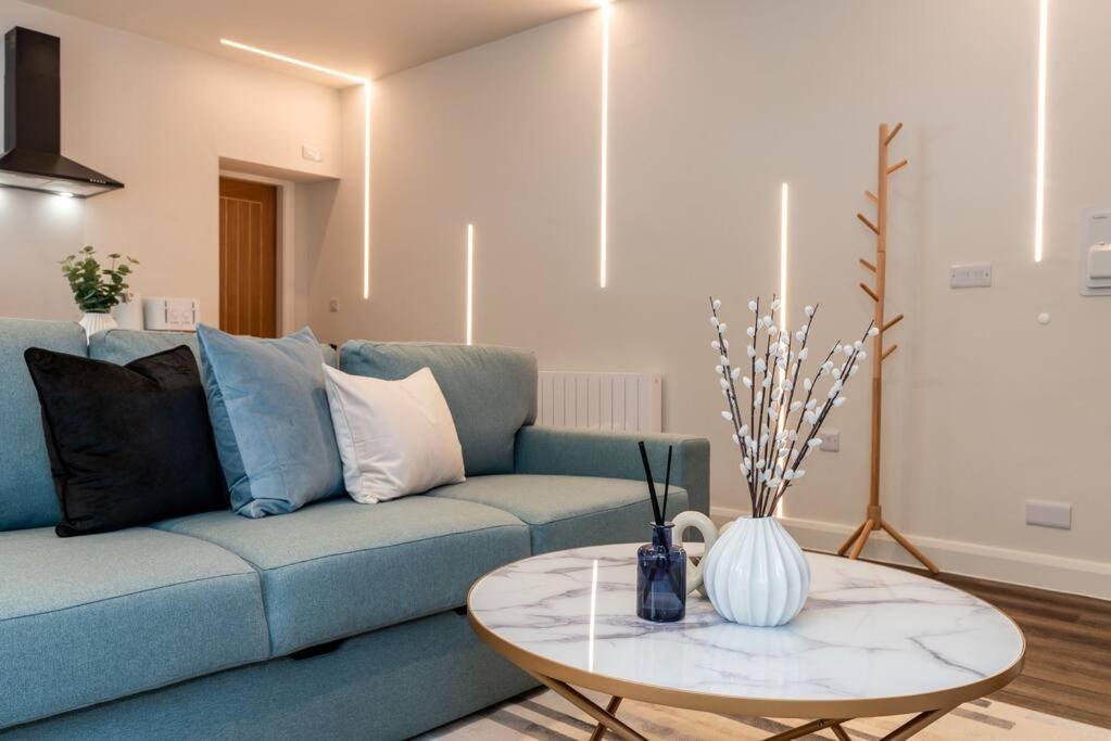 One-Bedroom Apartment photo 2