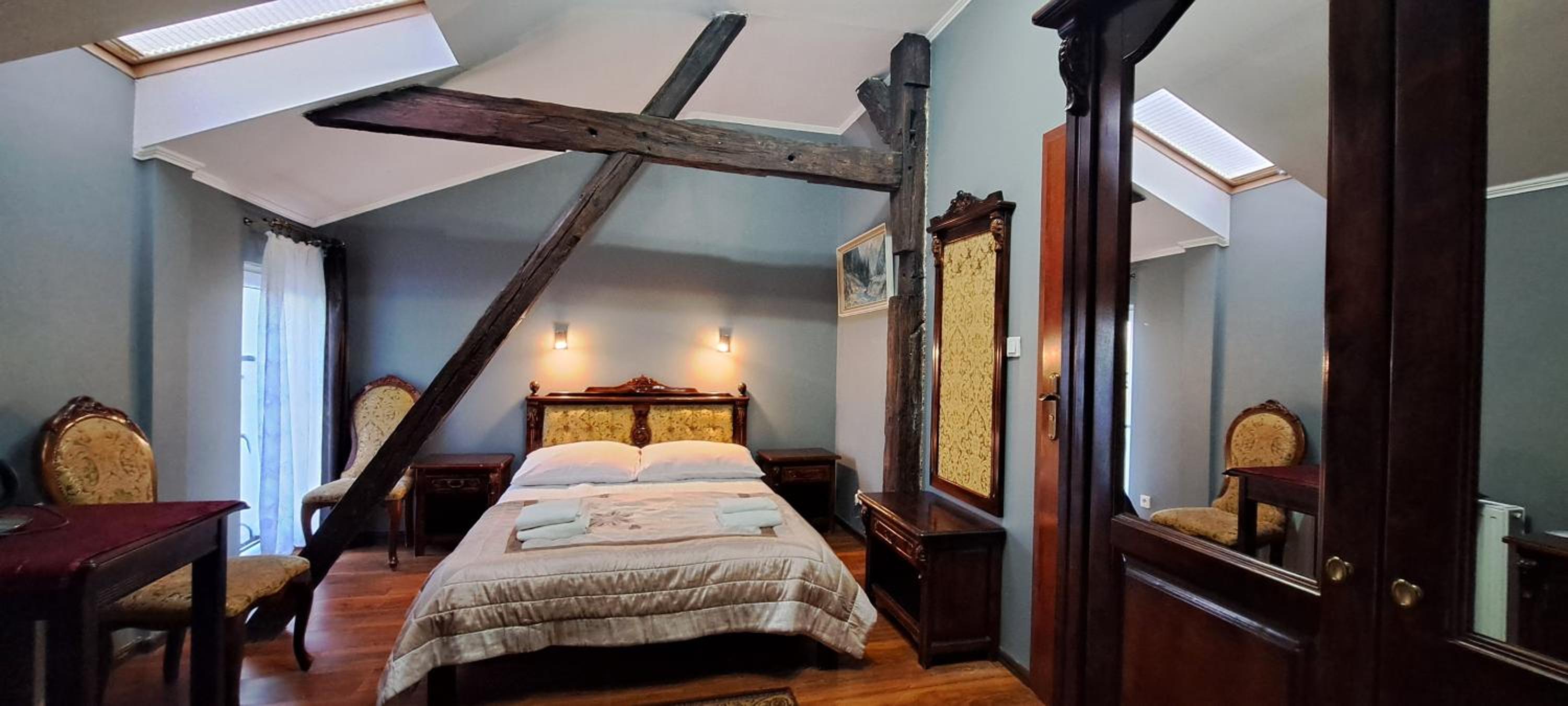 Small Double Room - Photo 1