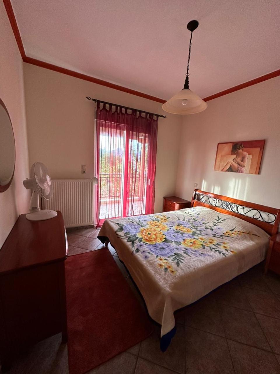 Three-Bedroom Apartment photo 2