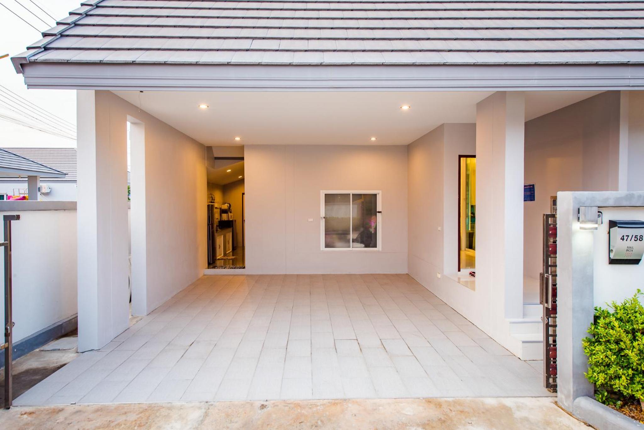 Villa with Private Pool - Photo 43