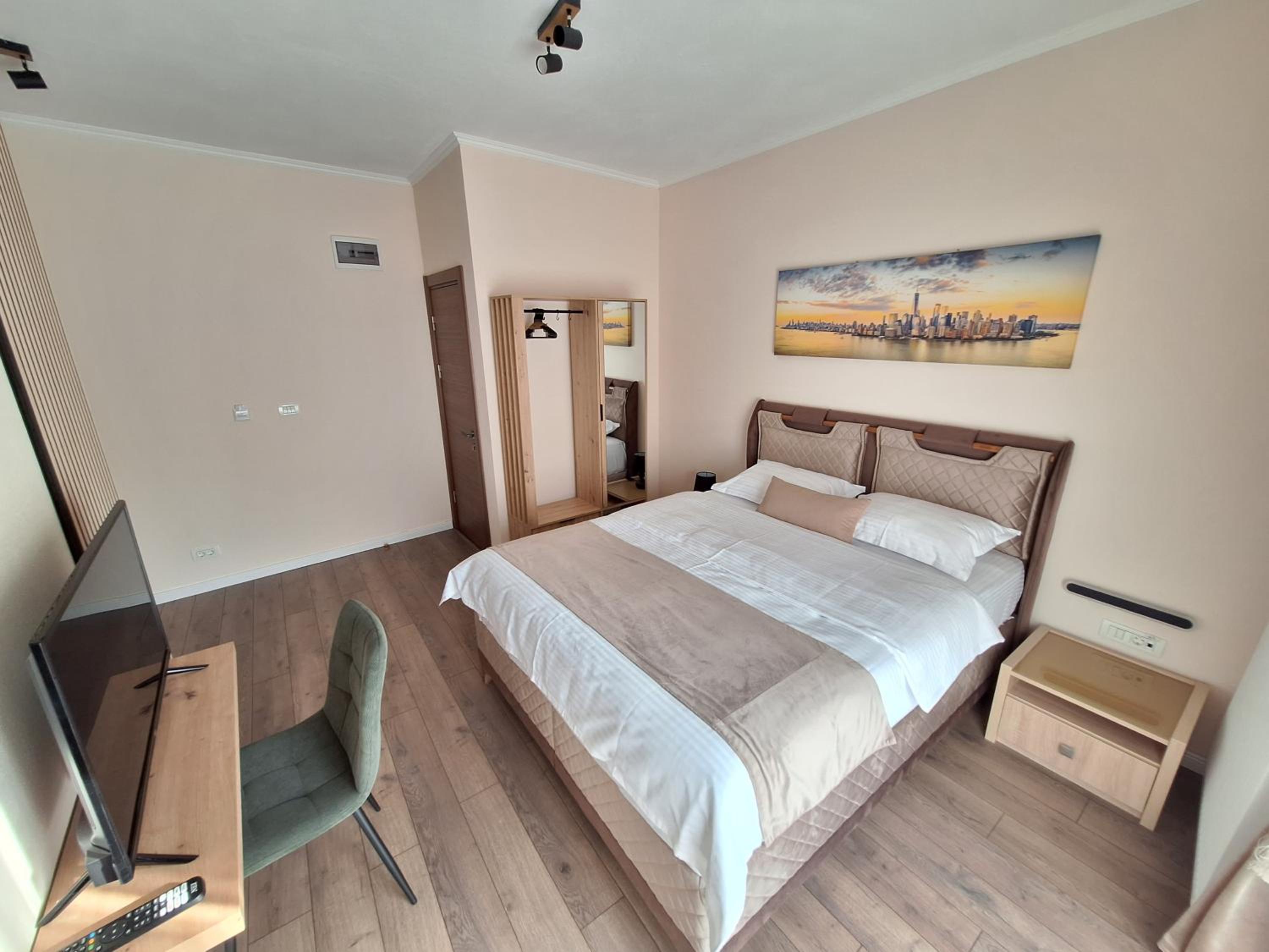 Deluxe Double Room with Extra Bed photo 1