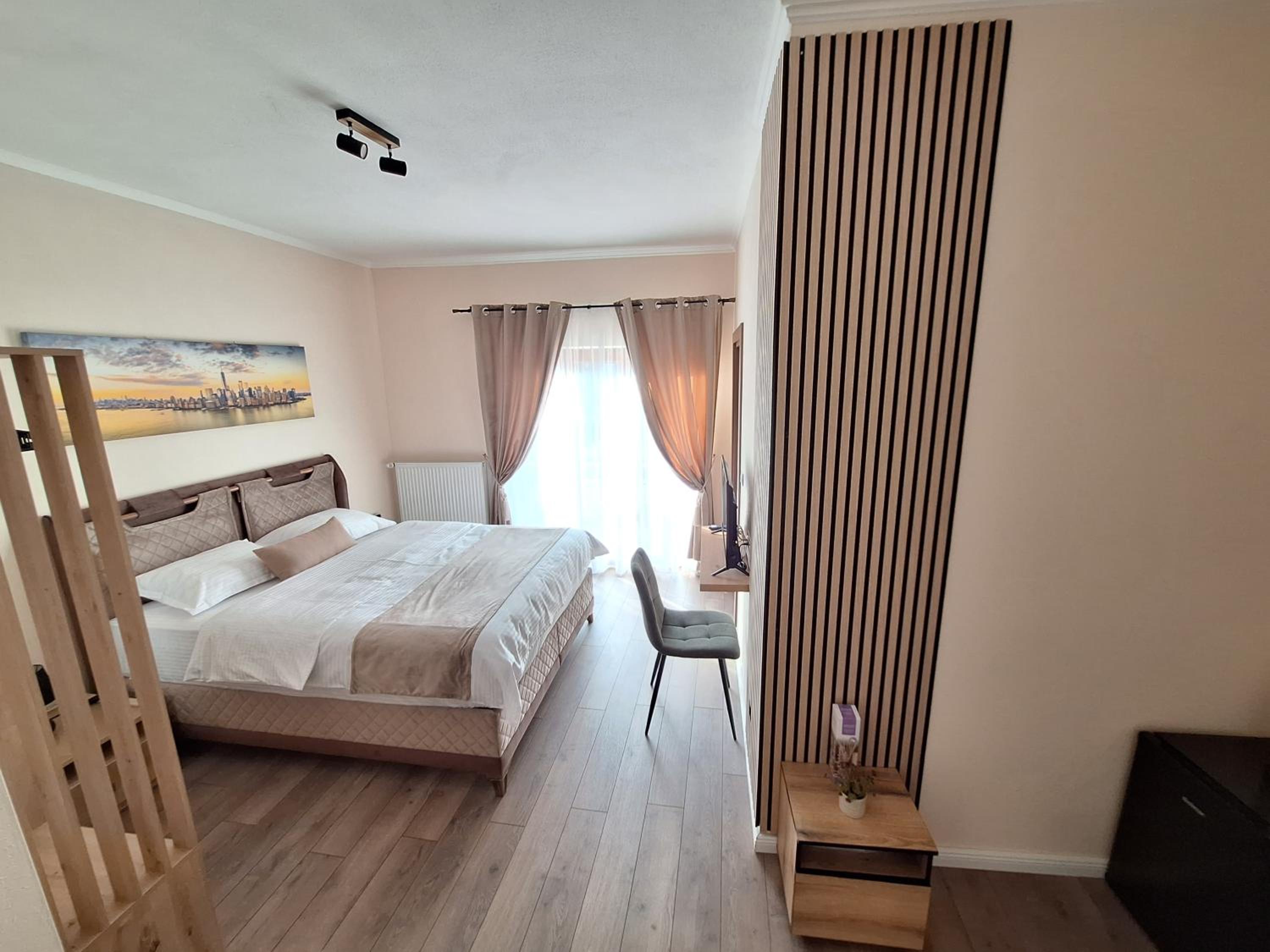 Deluxe Double Room with Extra Bed photo 2