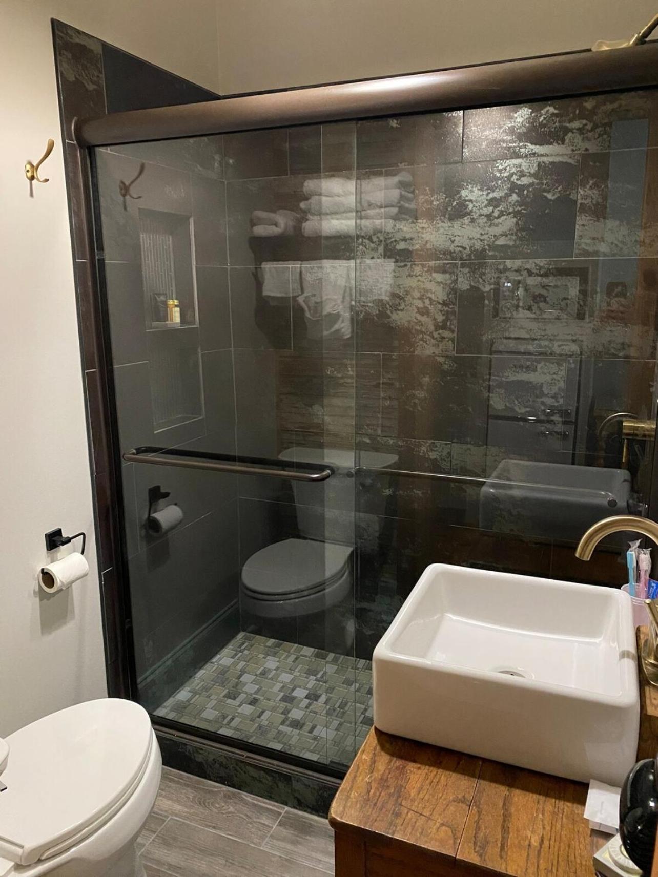 Queen Suite