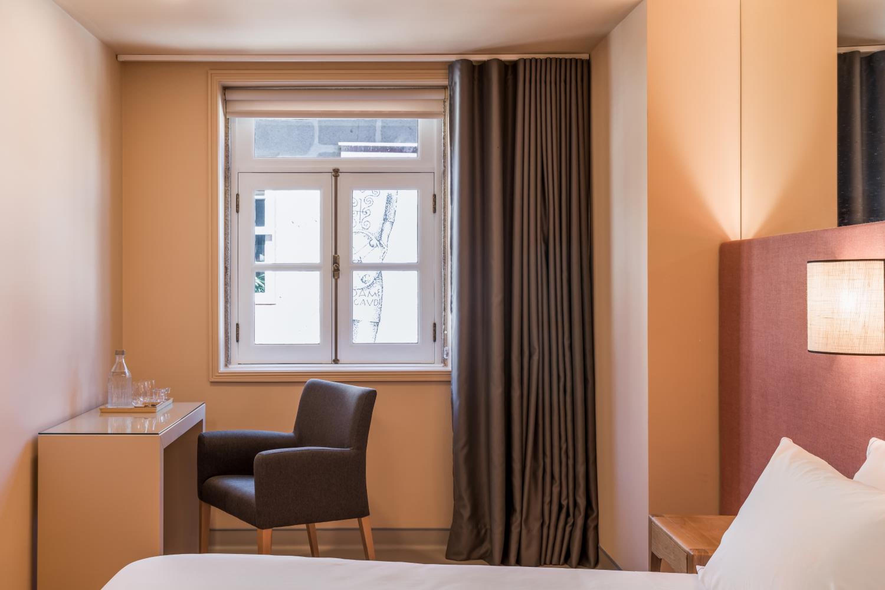 Deluxe Double or Twin Room with City View photo 3
