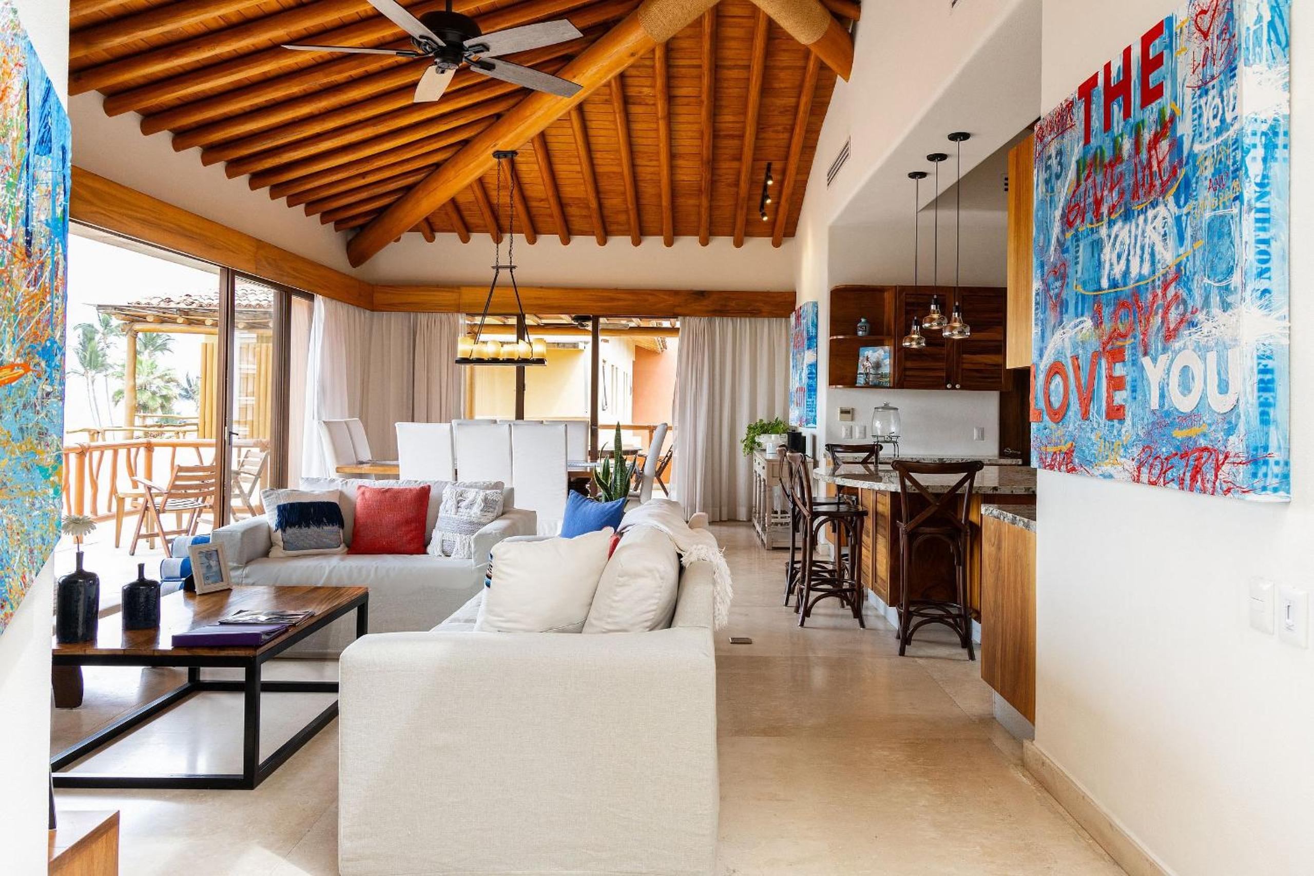 Five-Bedroom Apartment with Private Pool photo 1