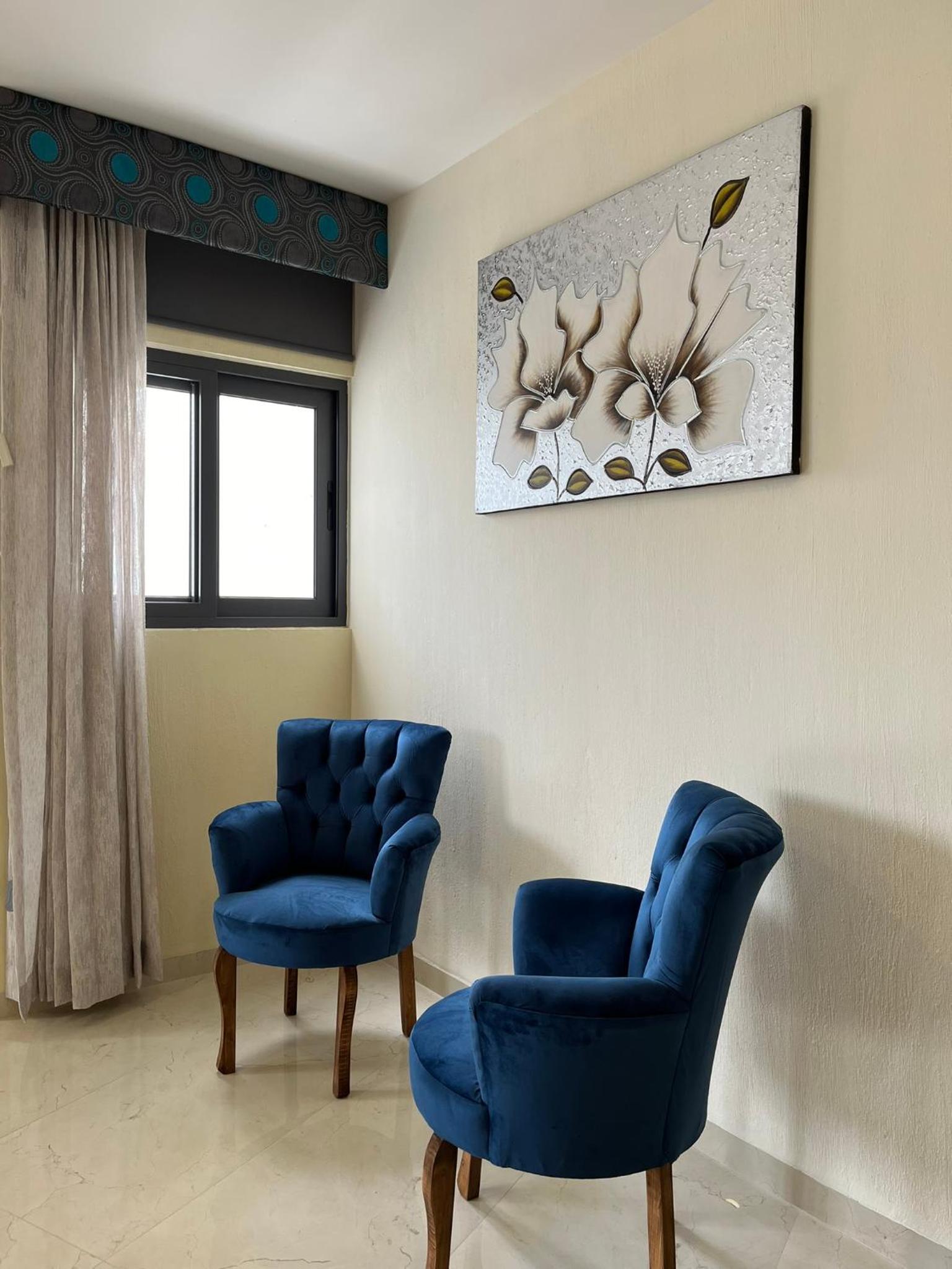 Deluxe King Suite photo 2