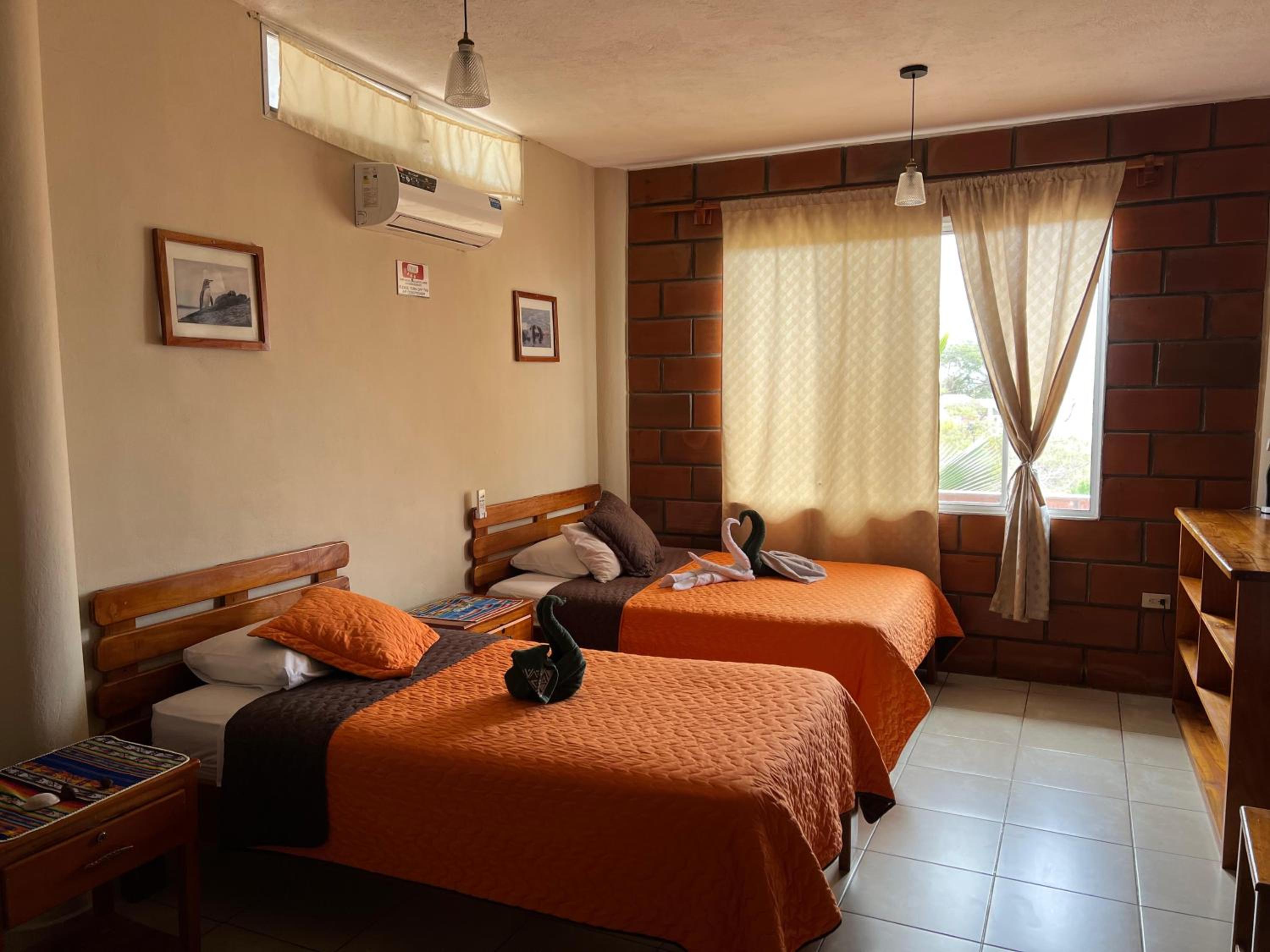 Triple Room with Private Bathroom photo 2