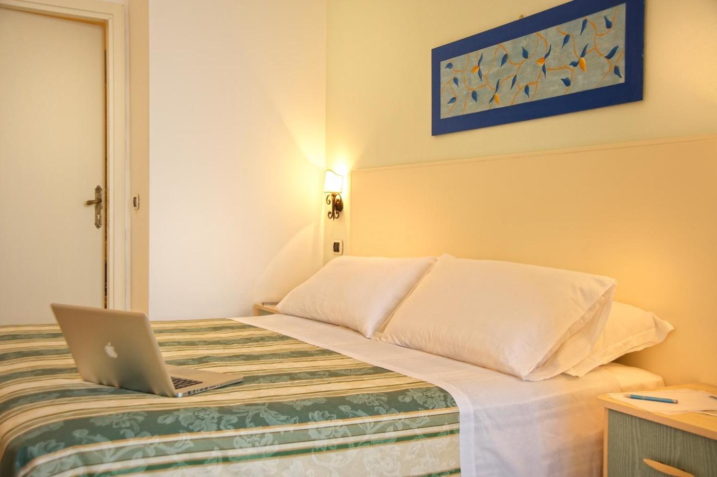 Superior Double Room with Sea View - Photo 4