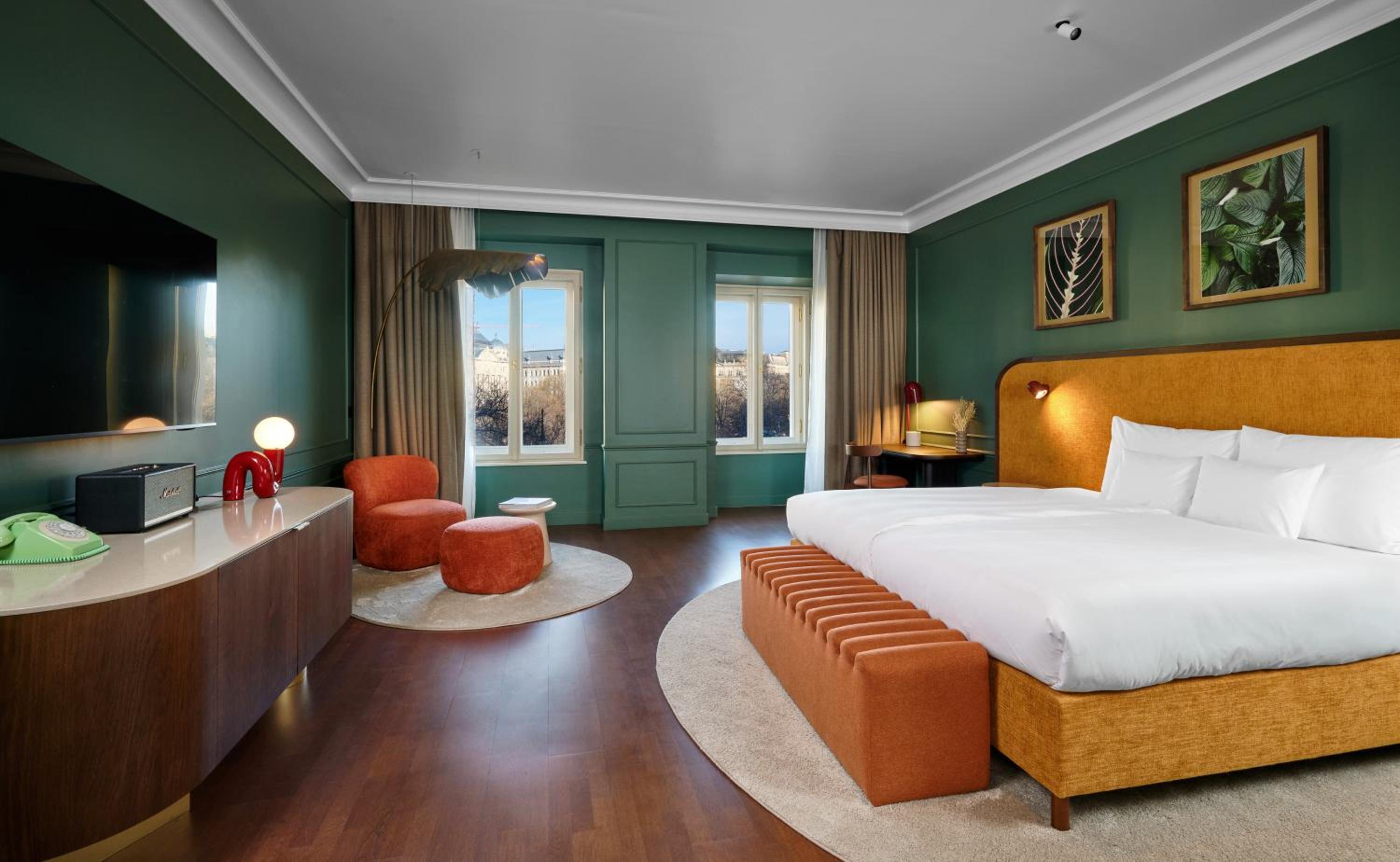 Premium King Room with City View - Photo 11