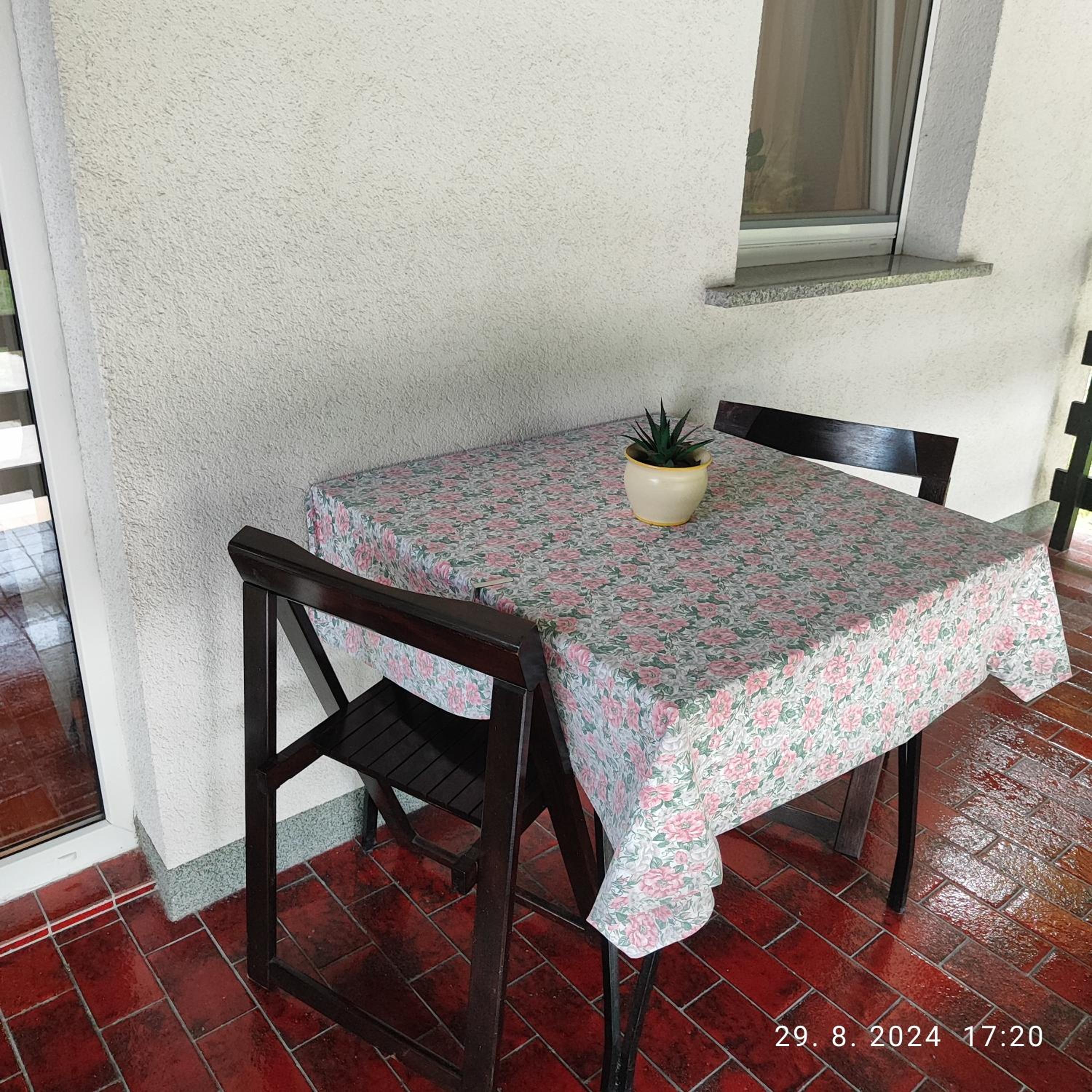 Double Room with Balcony - Photo 5