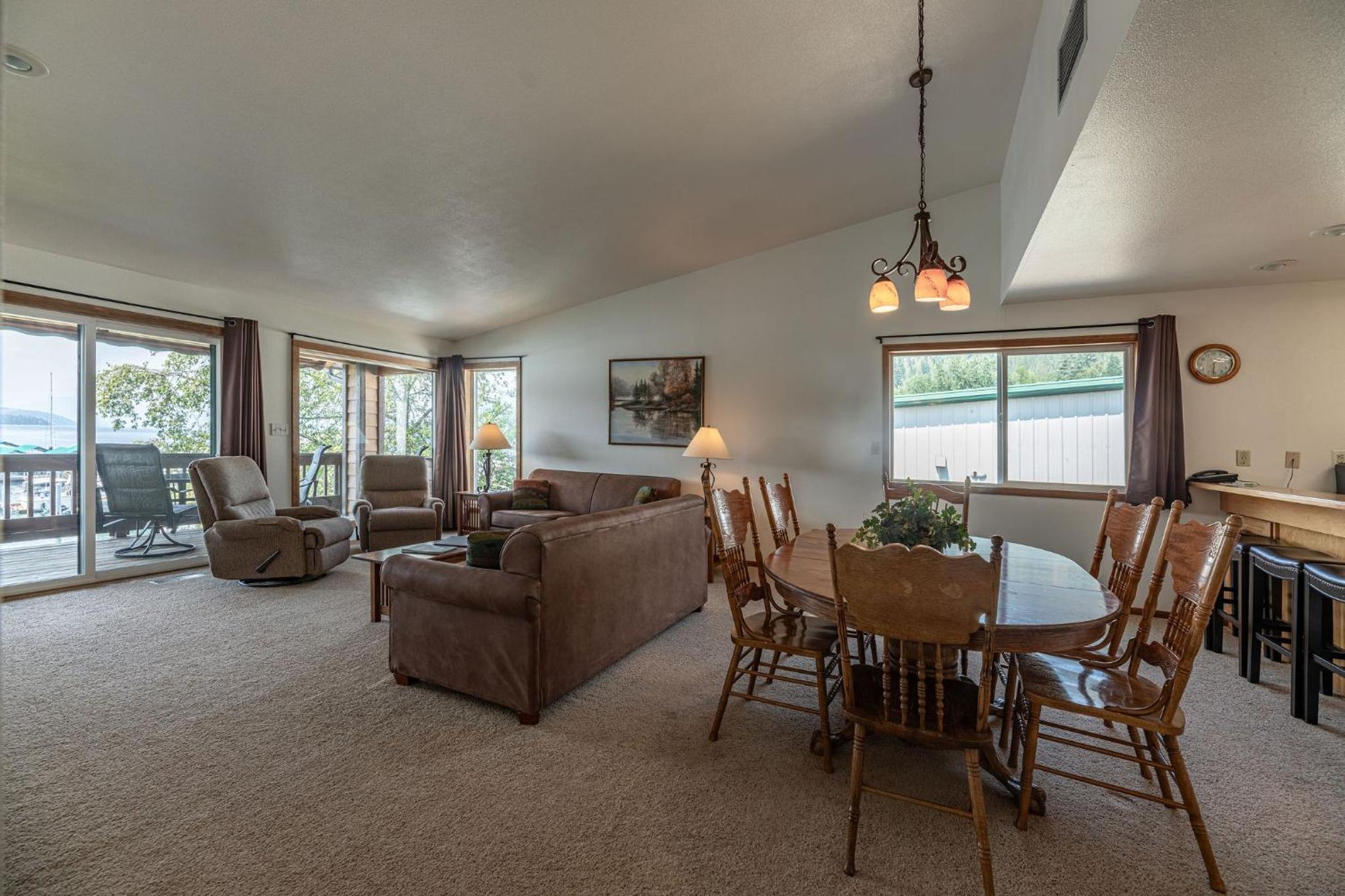 Three-Bedroom Suite photo 1