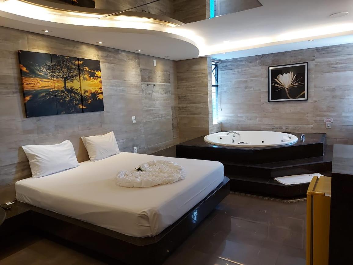 Suite with Hot Tub