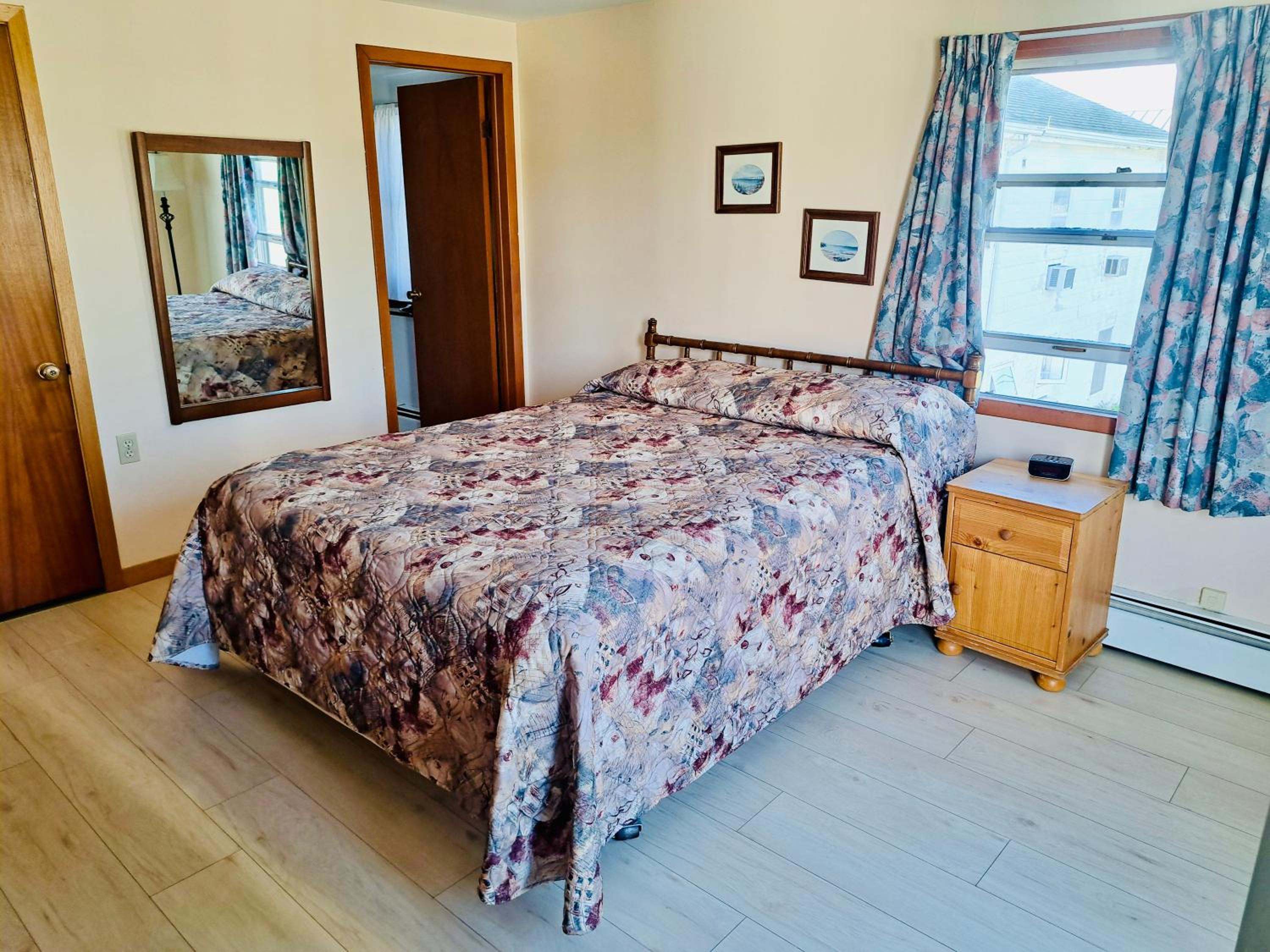 Double Room with Private Bathroom - Photo 4