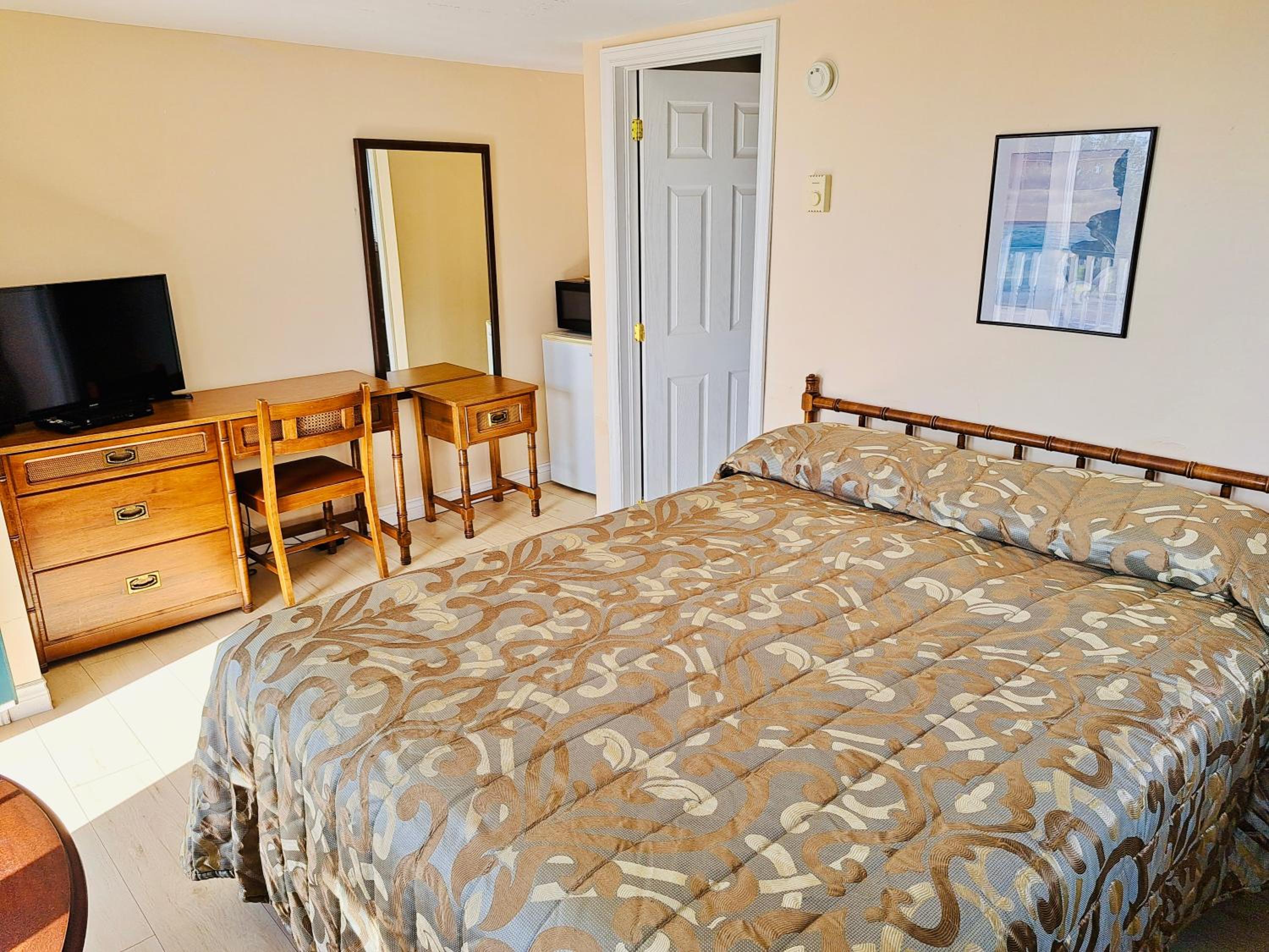 Double Room with Private Bathroom - Photo 7