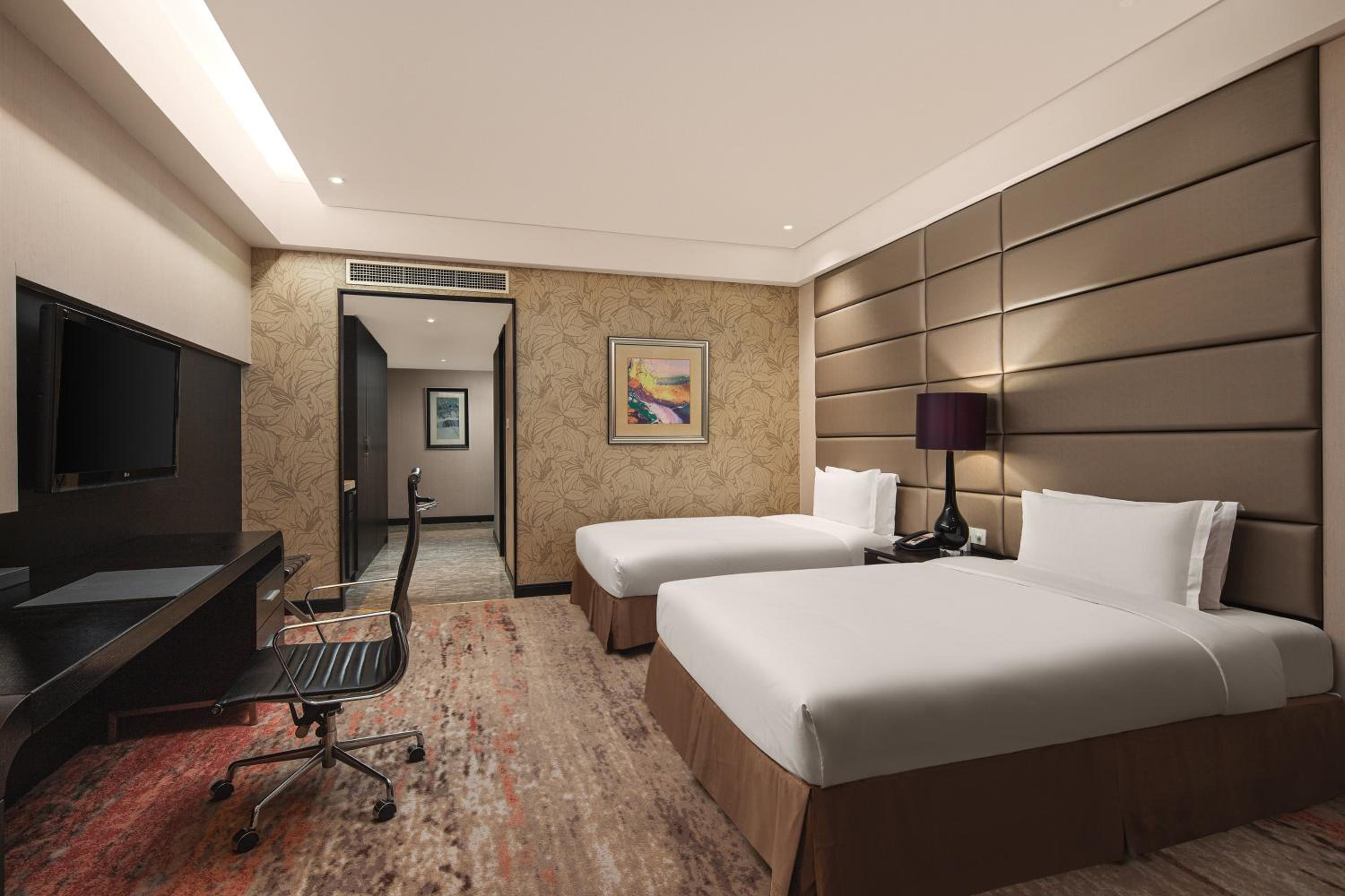 Standard Twin Room - Photo 3
