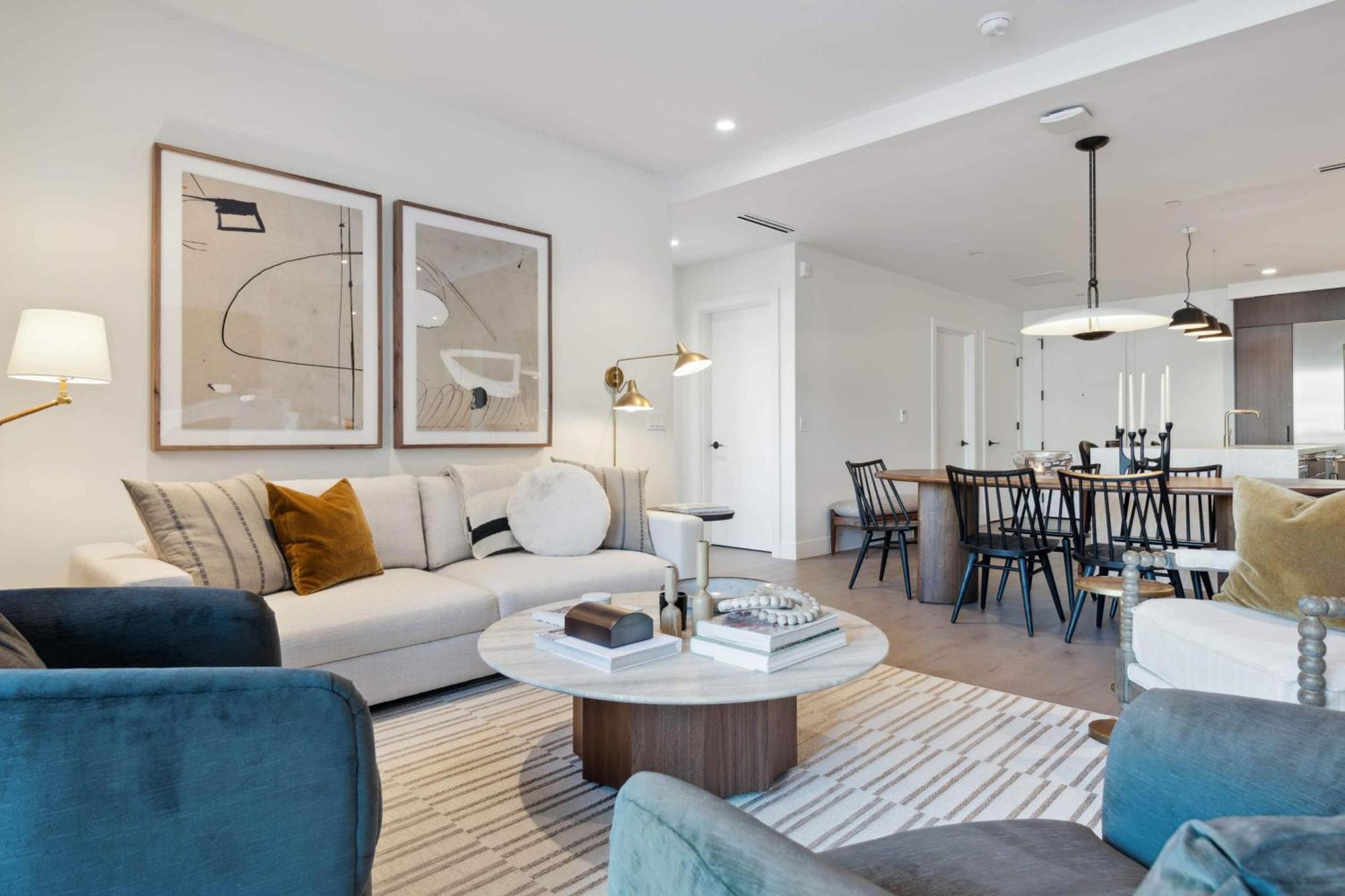 Two-Bedroom Apartment with Balcony photo 2