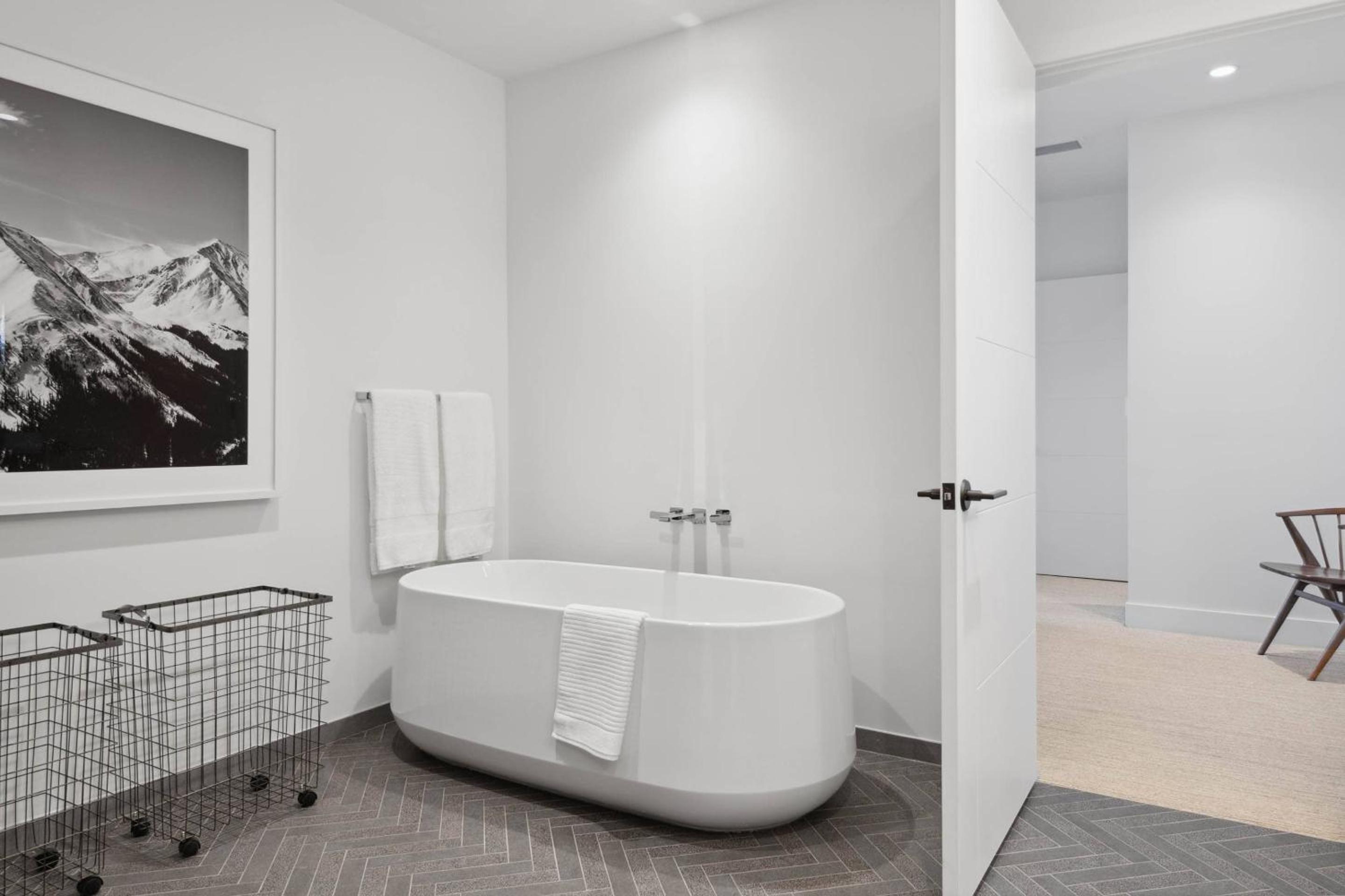 Two-Bedroom Apartment with Balcony photo 1