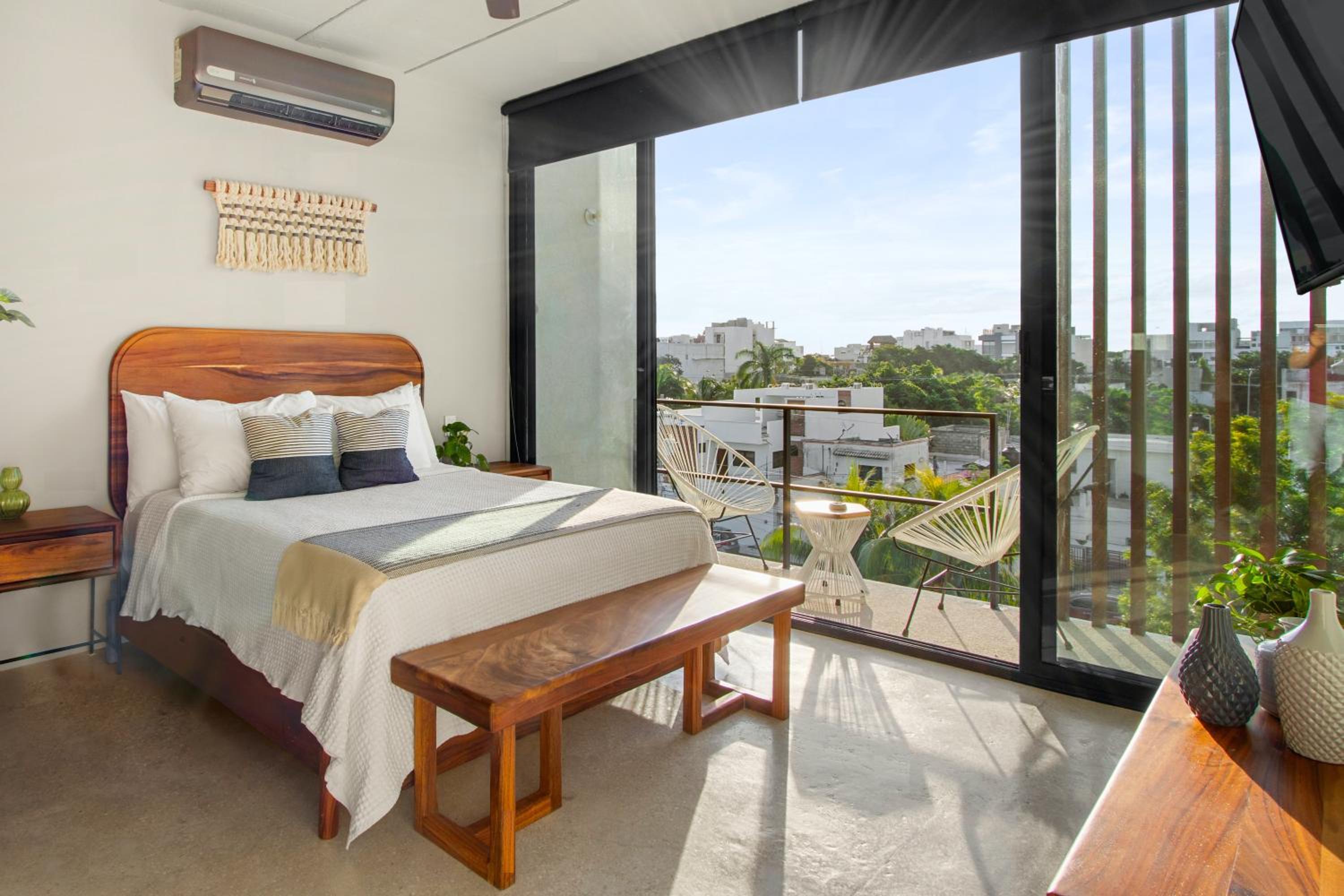 Studio With Balcony
